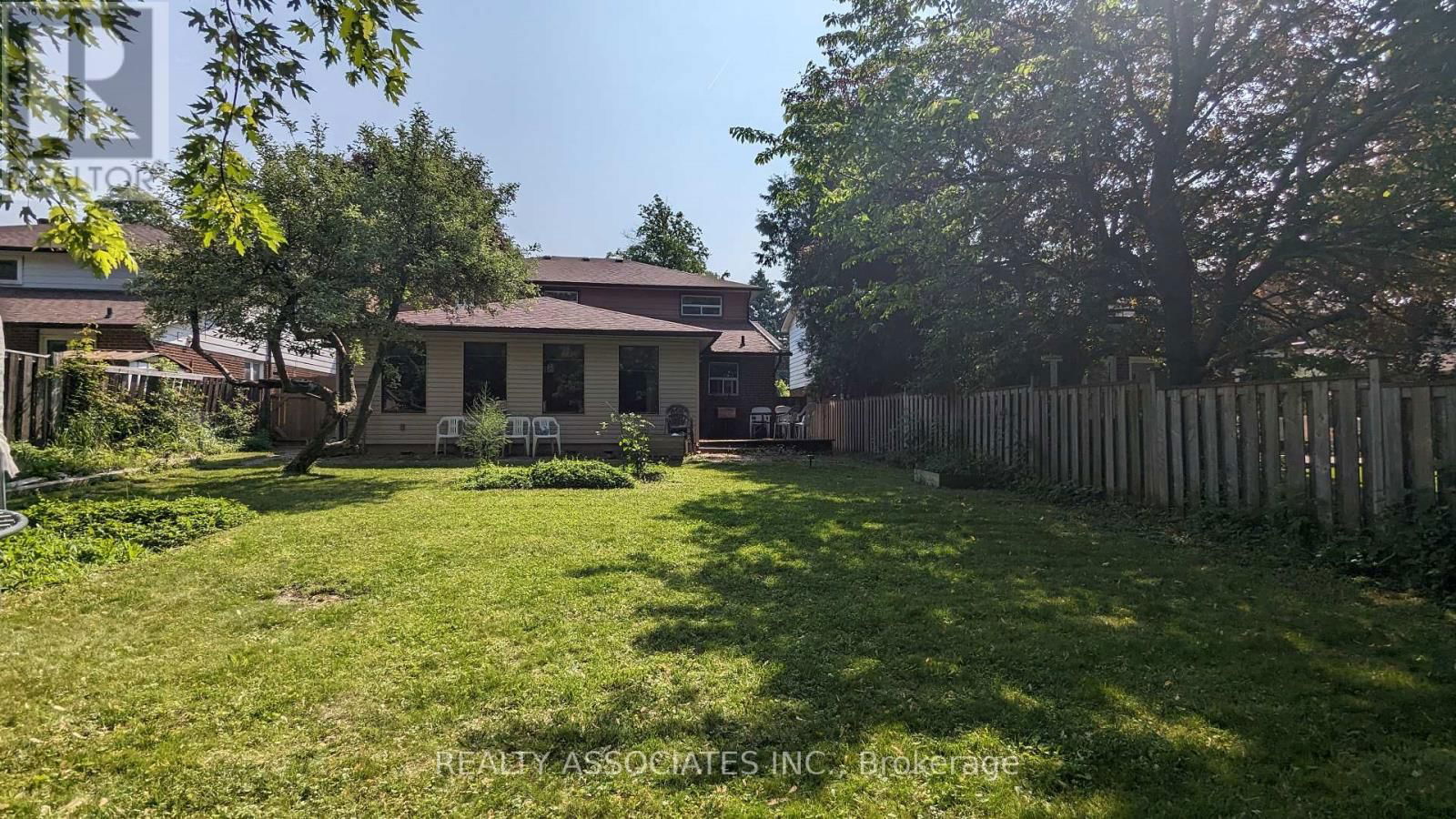 34 COBBLESTONE DRIVE Image 9