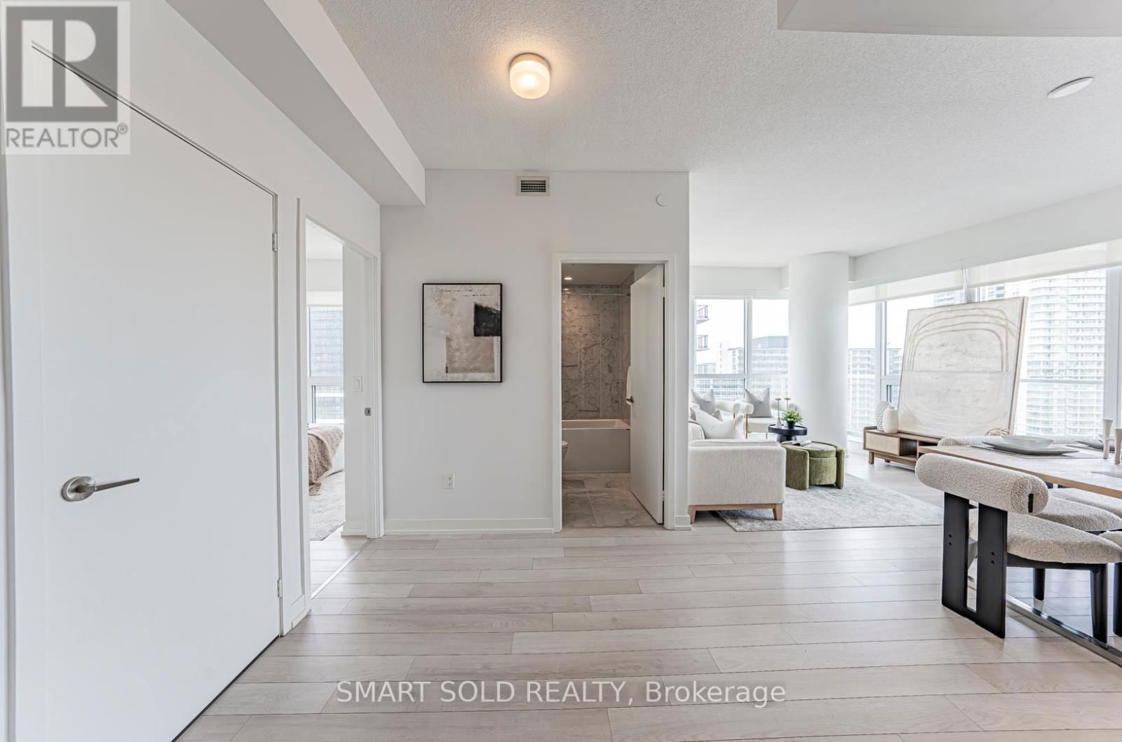 1209 - 117 MCMAHON DRIVE Image 14