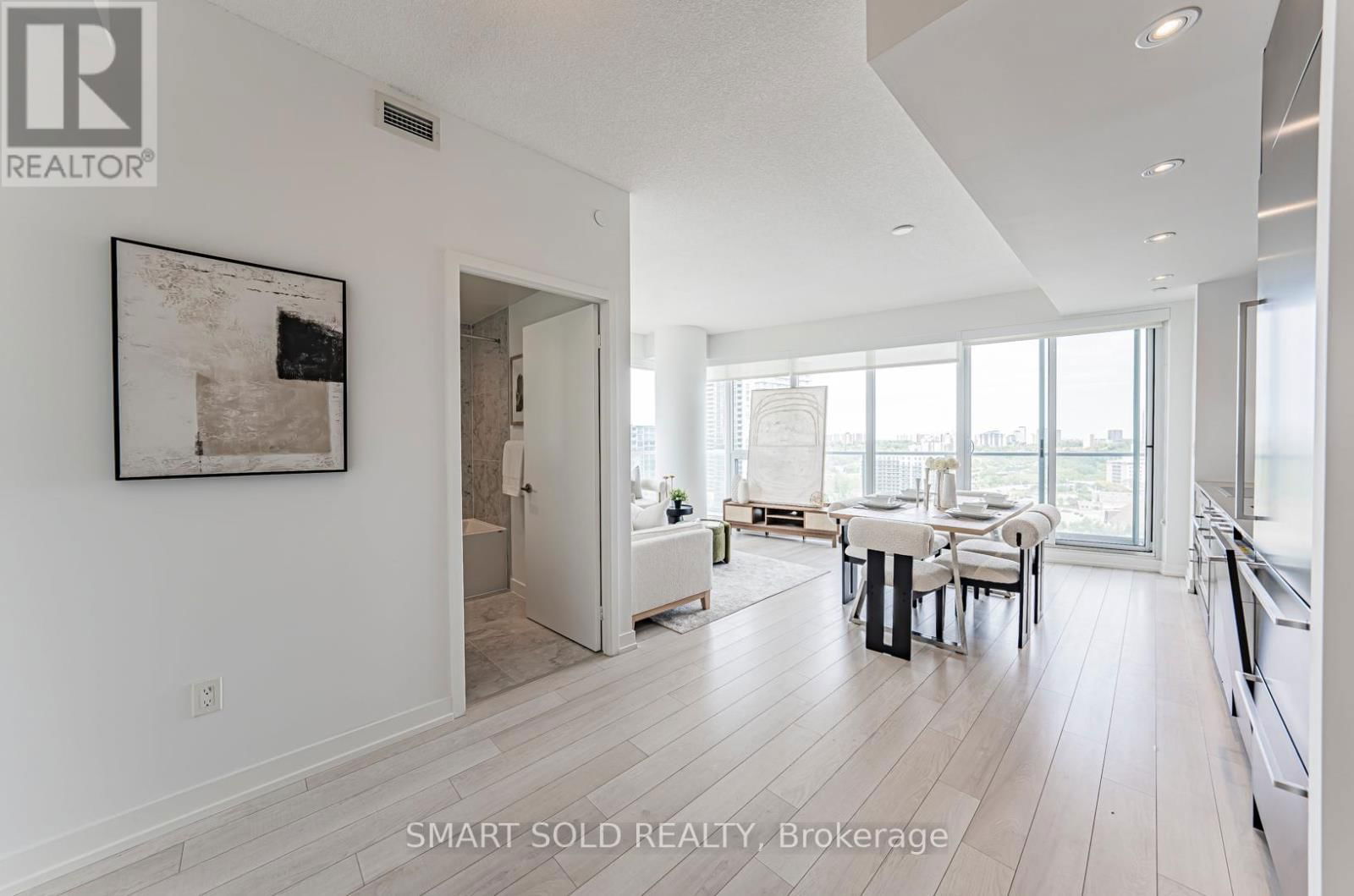 1209 - 117 MCMAHON DRIVE Image 15