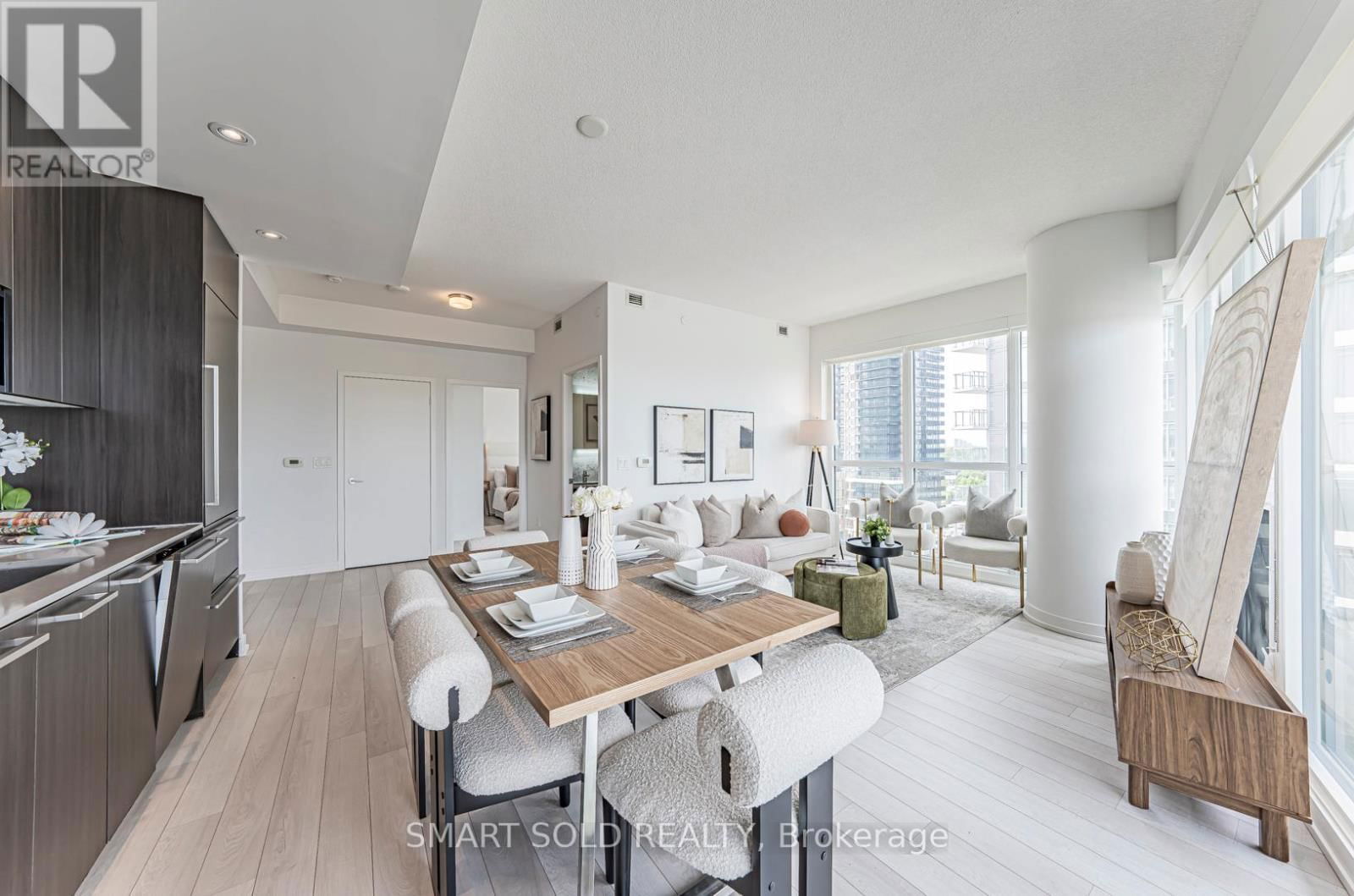 1209 - 117 MCMAHON DRIVE Image 20
