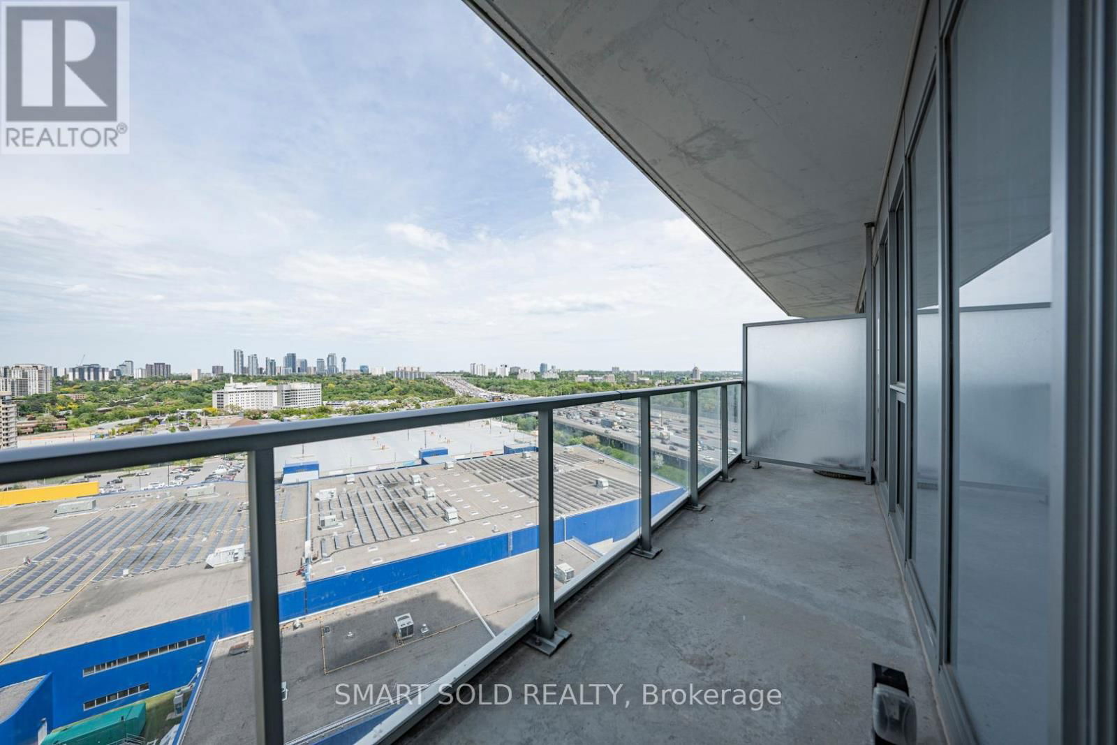 1209 - 117 MCMAHON DRIVE Image 4