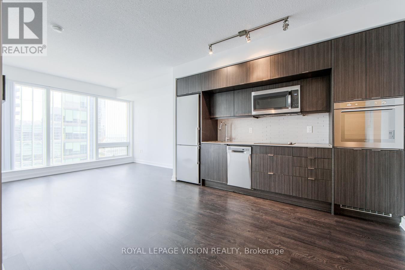 2104 - 10 YORK STREET Image 10