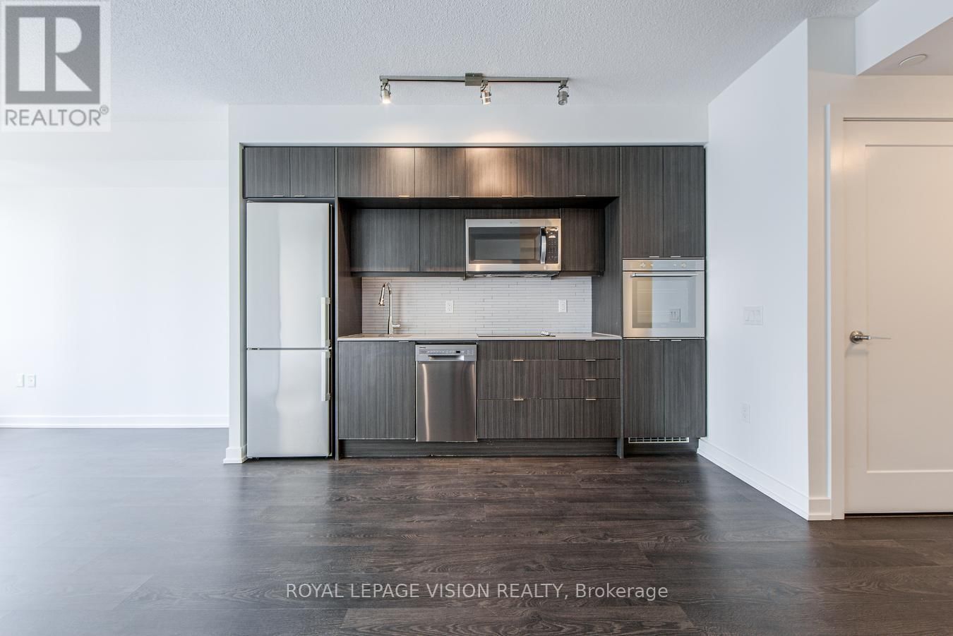 2104 - 10 YORK STREET Image 11
