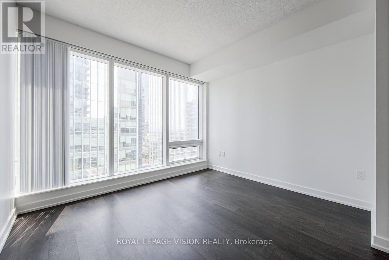 2104 - 10 YORK STREET Image 18