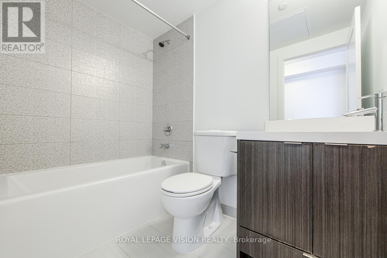 2104 - 10 YORK STREET Image 23