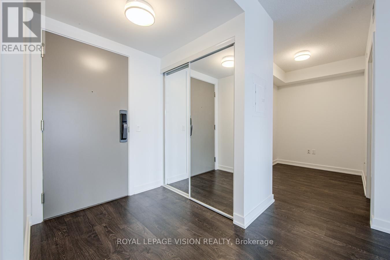 2104 - 10 YORK STREET Image 25