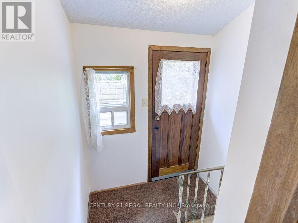46 MARCHMOUNT ROAD Image 31