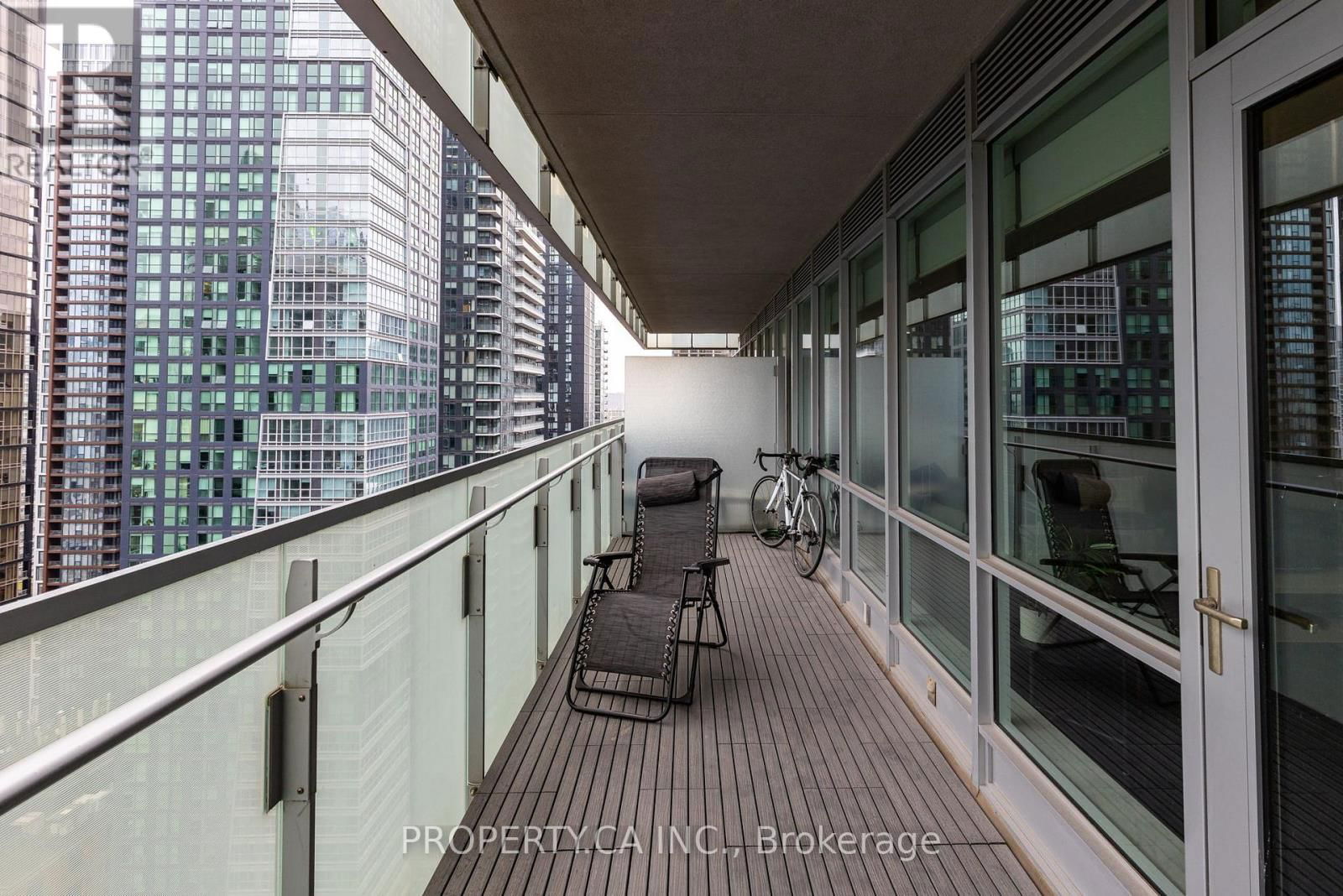 2702 - 80 JOHN STREET Image 16