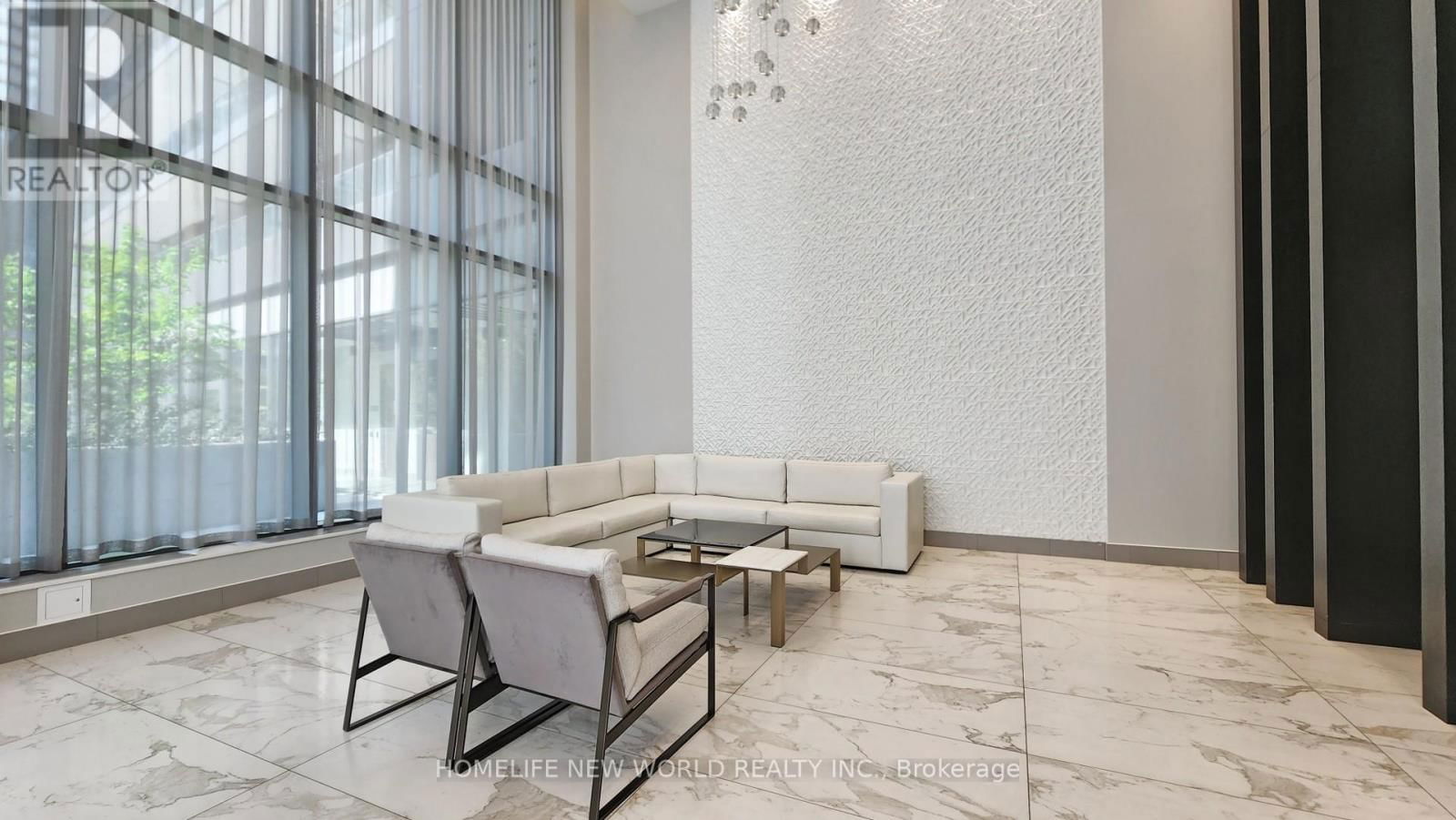 3208 - 32 FOREST MANOR ROAD Image 2