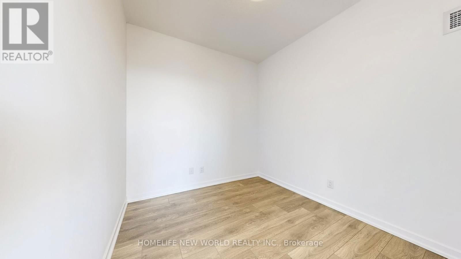 3208 - 32 FOREST MANOR ROAD Image 21