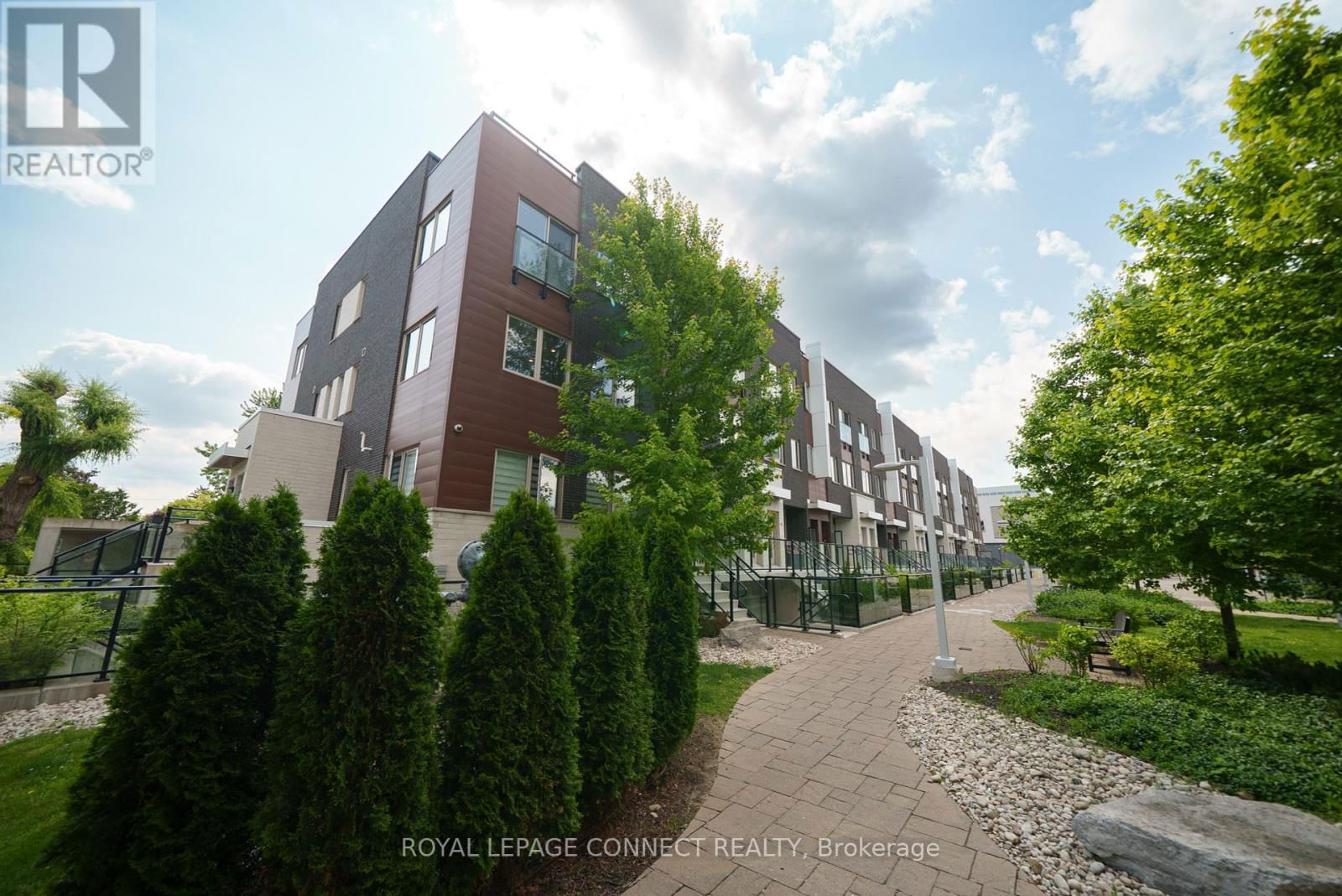 TH03 - 780 SHEPPARD AVENUE EAST Image 1