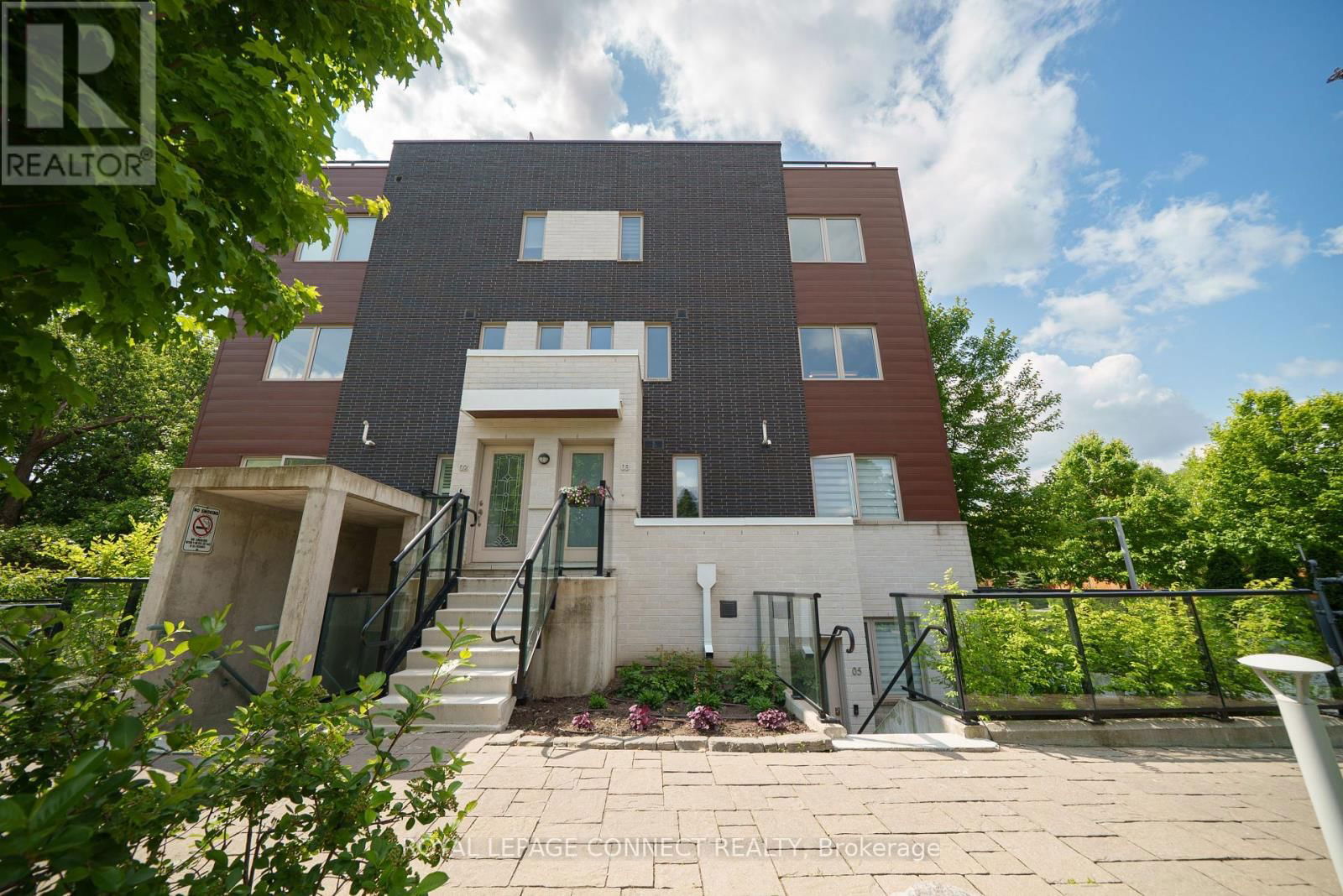 TH03 - 780 SHEPPARD AVENUE EAST Image 2