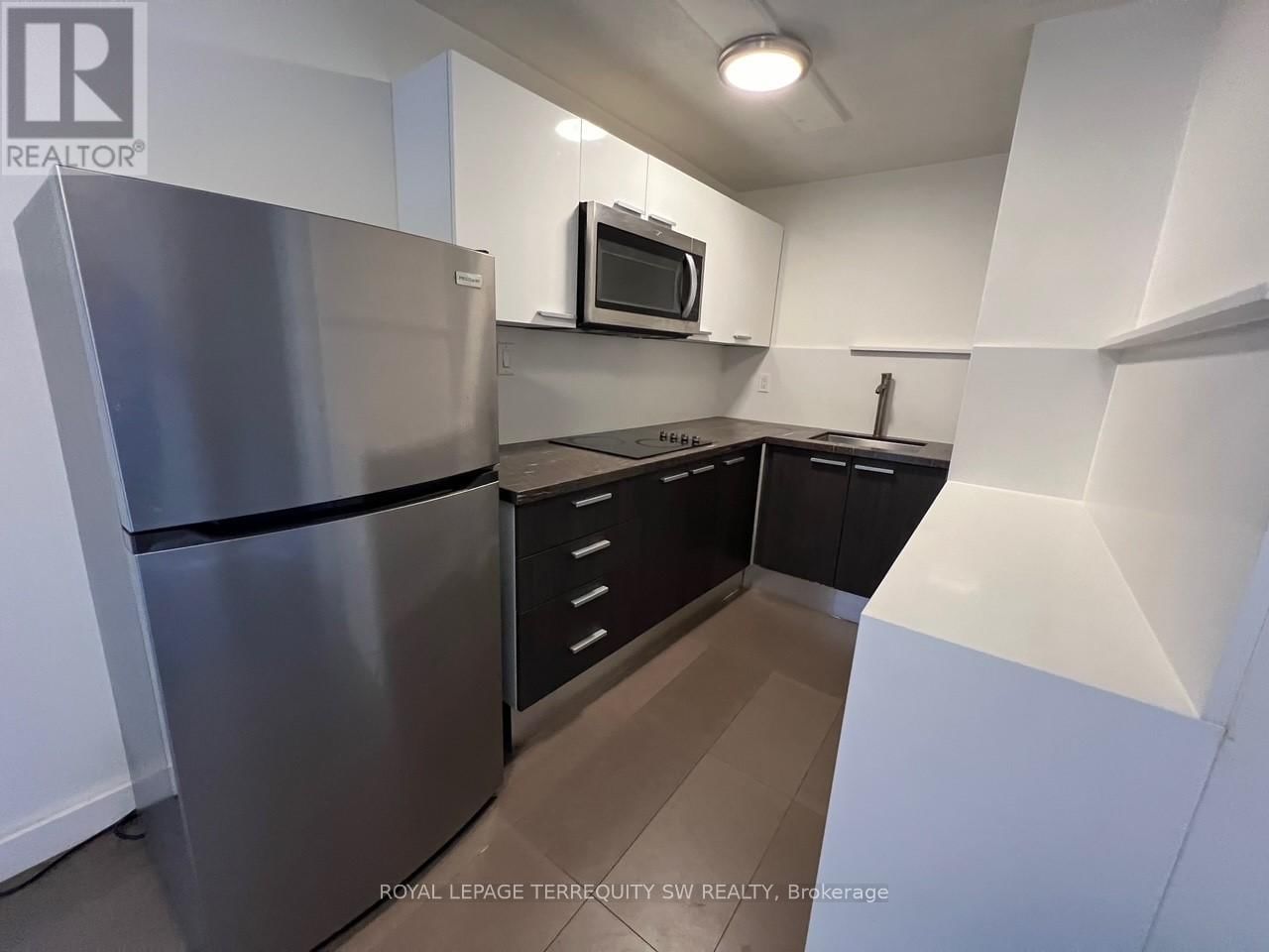 3 - 213 QUEEN STREET EAST Image 3