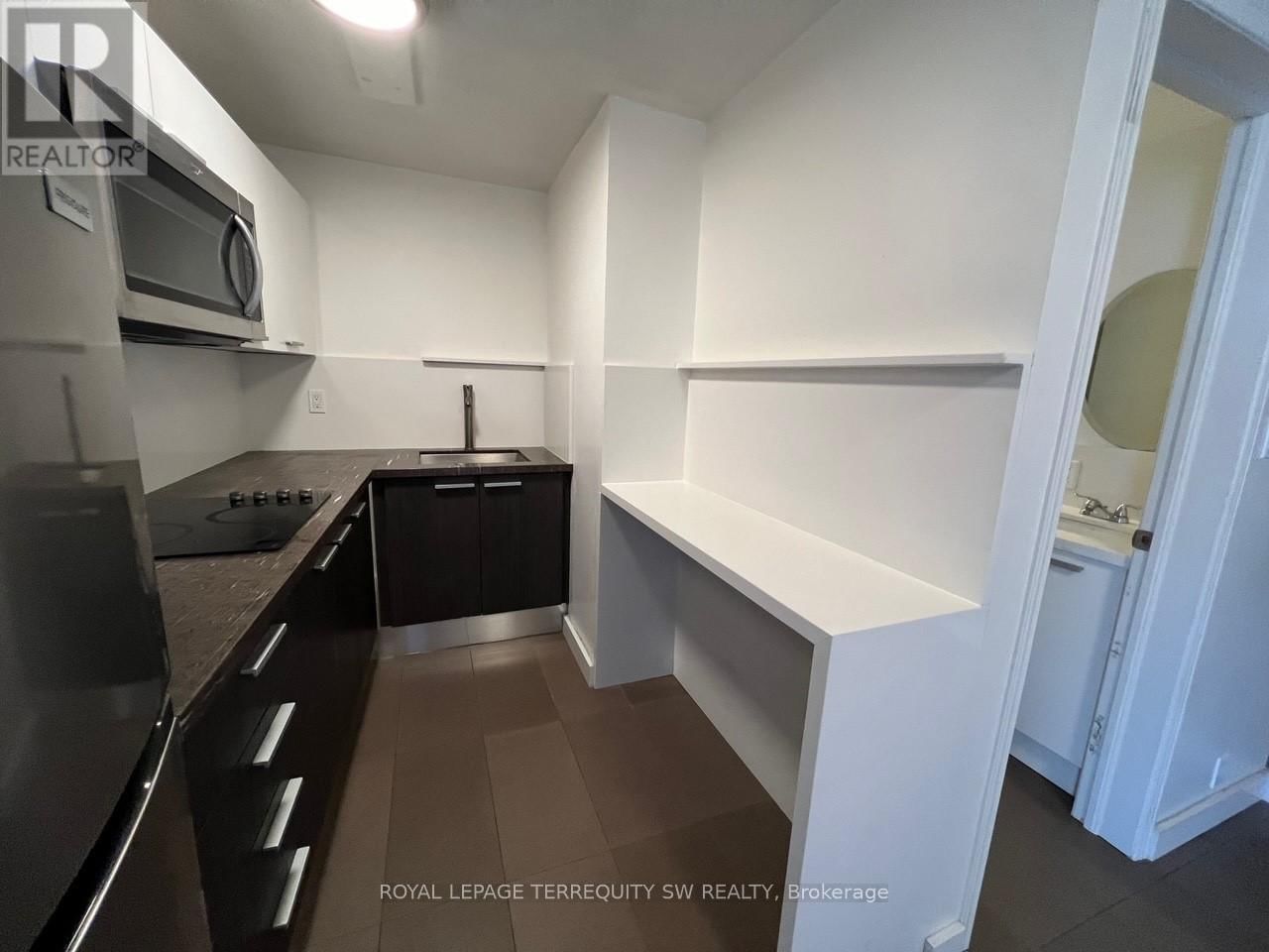 3 - 213 QUEEN STREET EAST Image 4