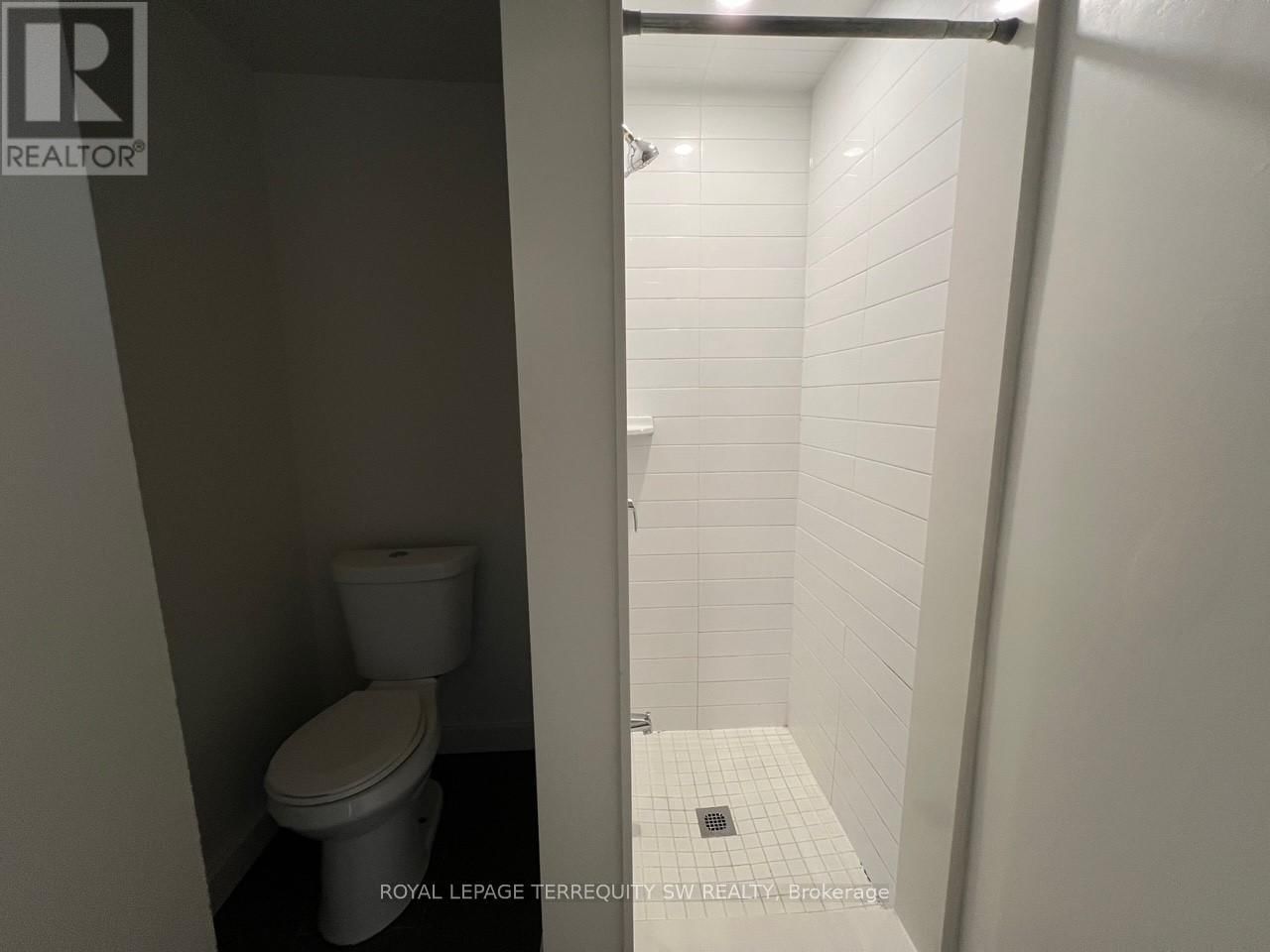 3 - 213 QUEEN STREET EAST Image 6