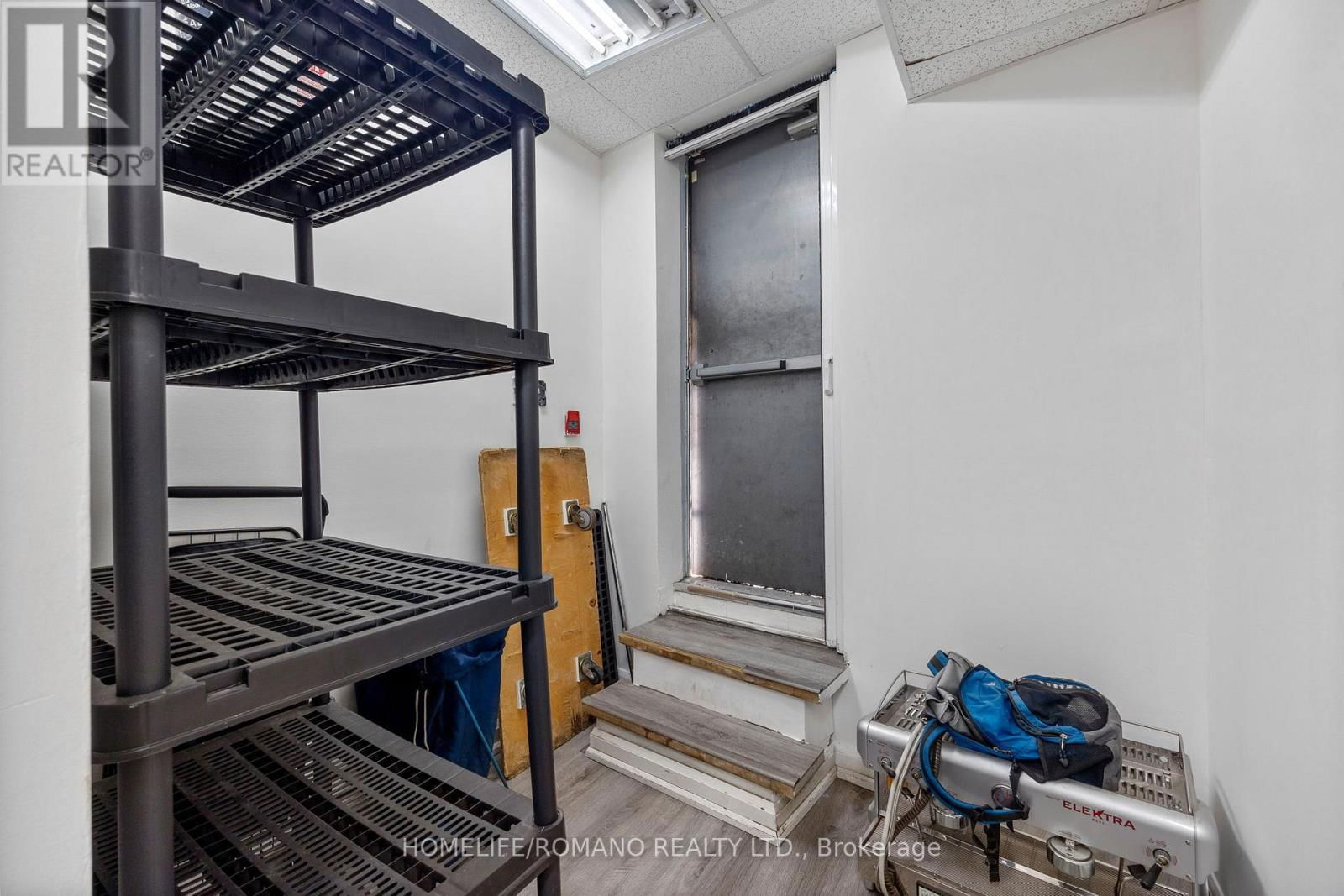 2076 YONGE STREET Image 20