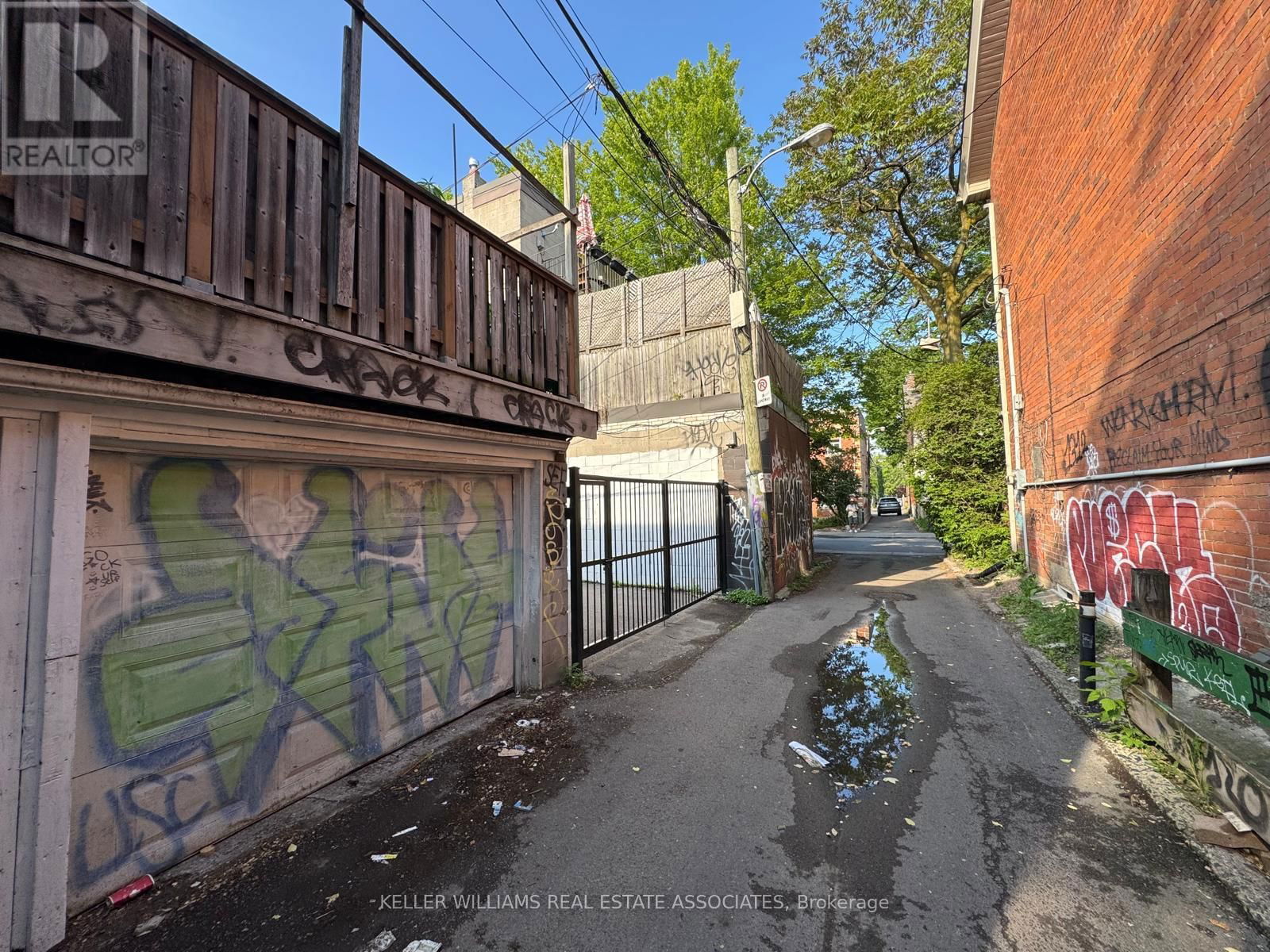 863 BLOOR STREET WEST Image 14