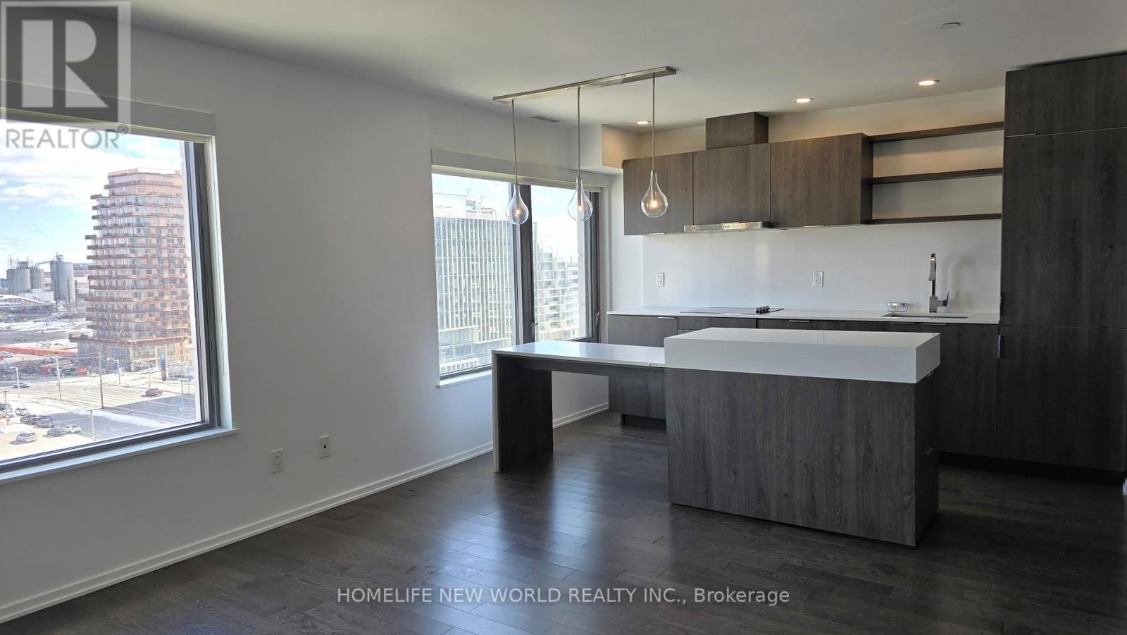 1006 - 12 BONNYCASTLE STREET Image 1
