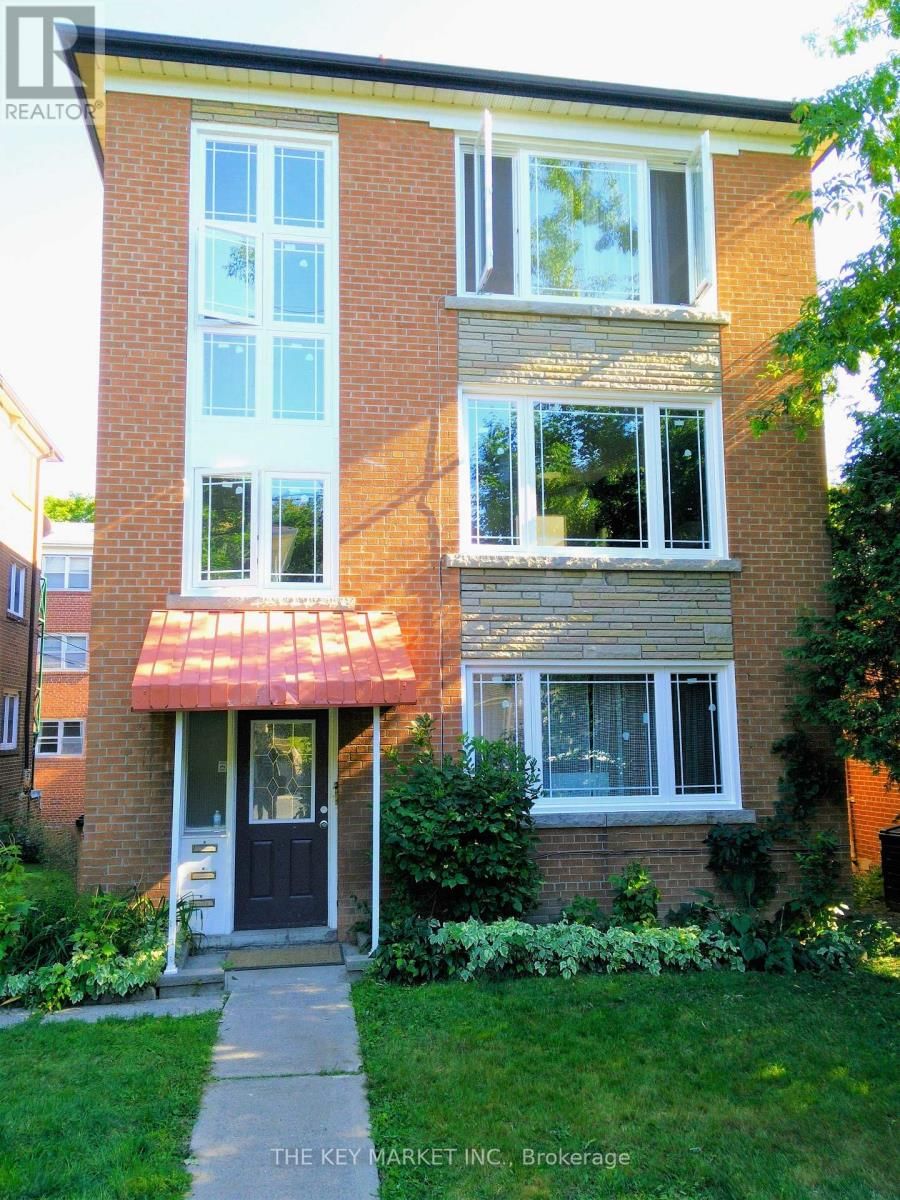 2 - 211 ST CLEMENTS AVENUE Image 1
