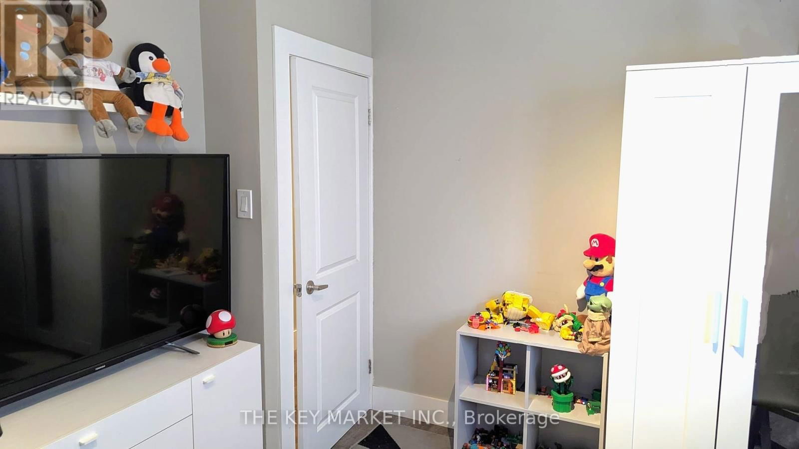 2 - 211 ST CLEMENTS AVENUE Image 15