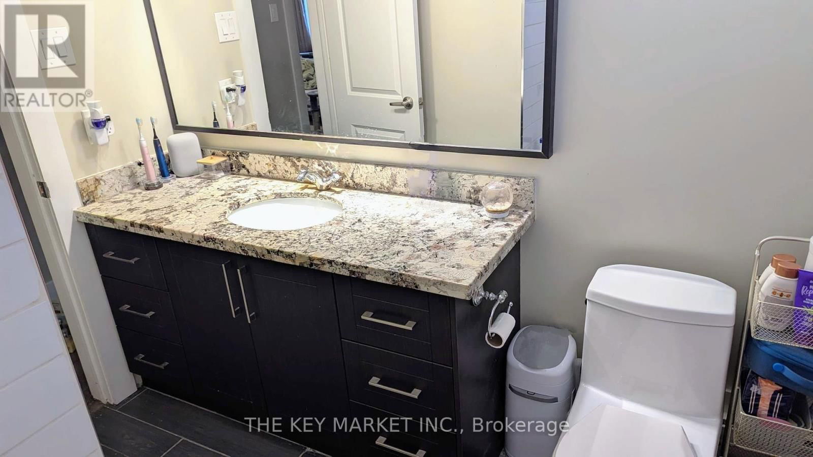 2 - 211 ST CLEMENTS AVENUE Image 17