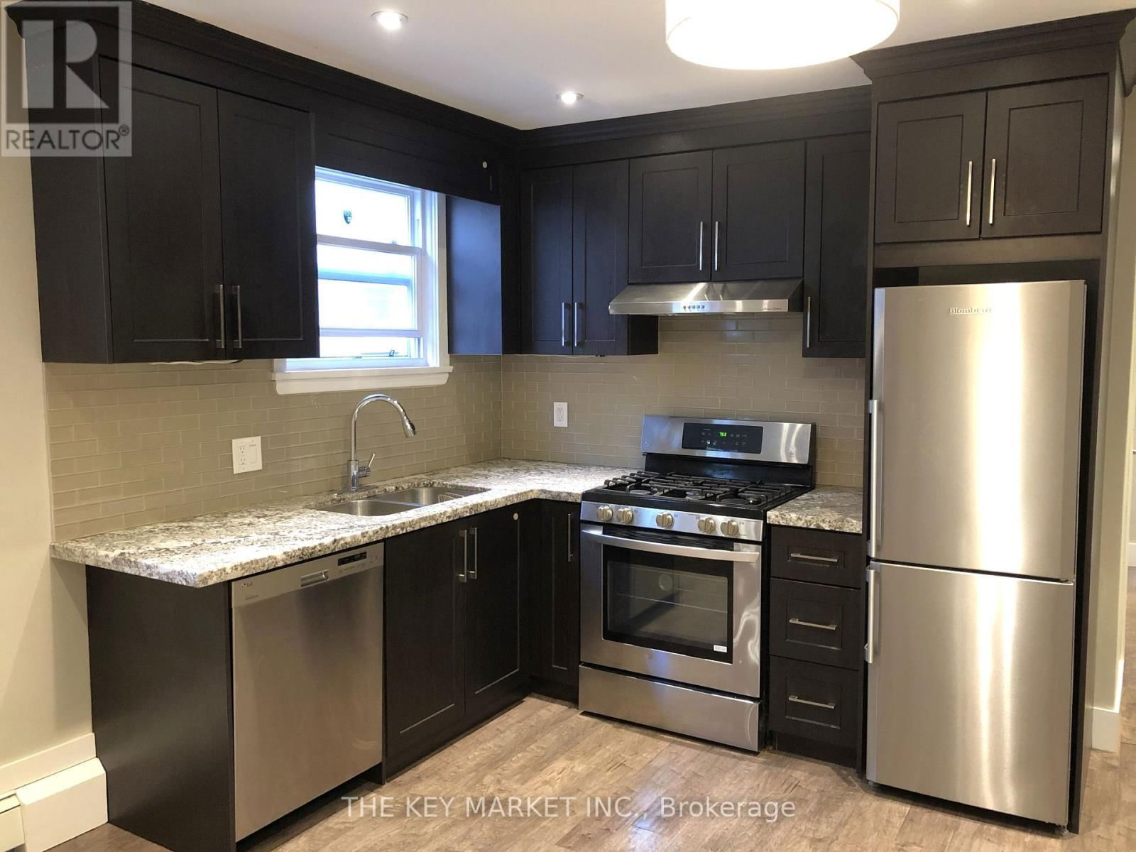 2 - 211 ST CLEMENTS AVENUE Image 3