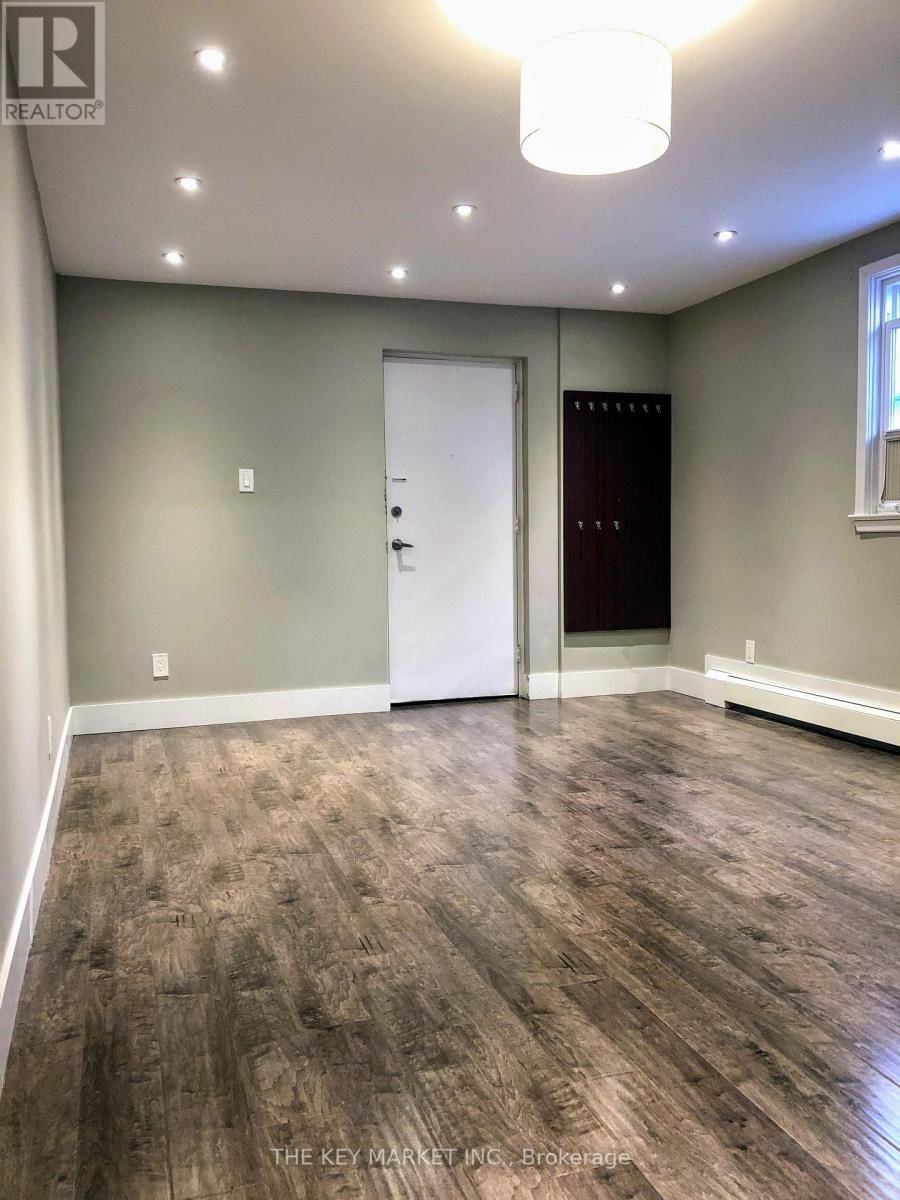 2 - 211 ST CLEMENTS AVENUE Image 7