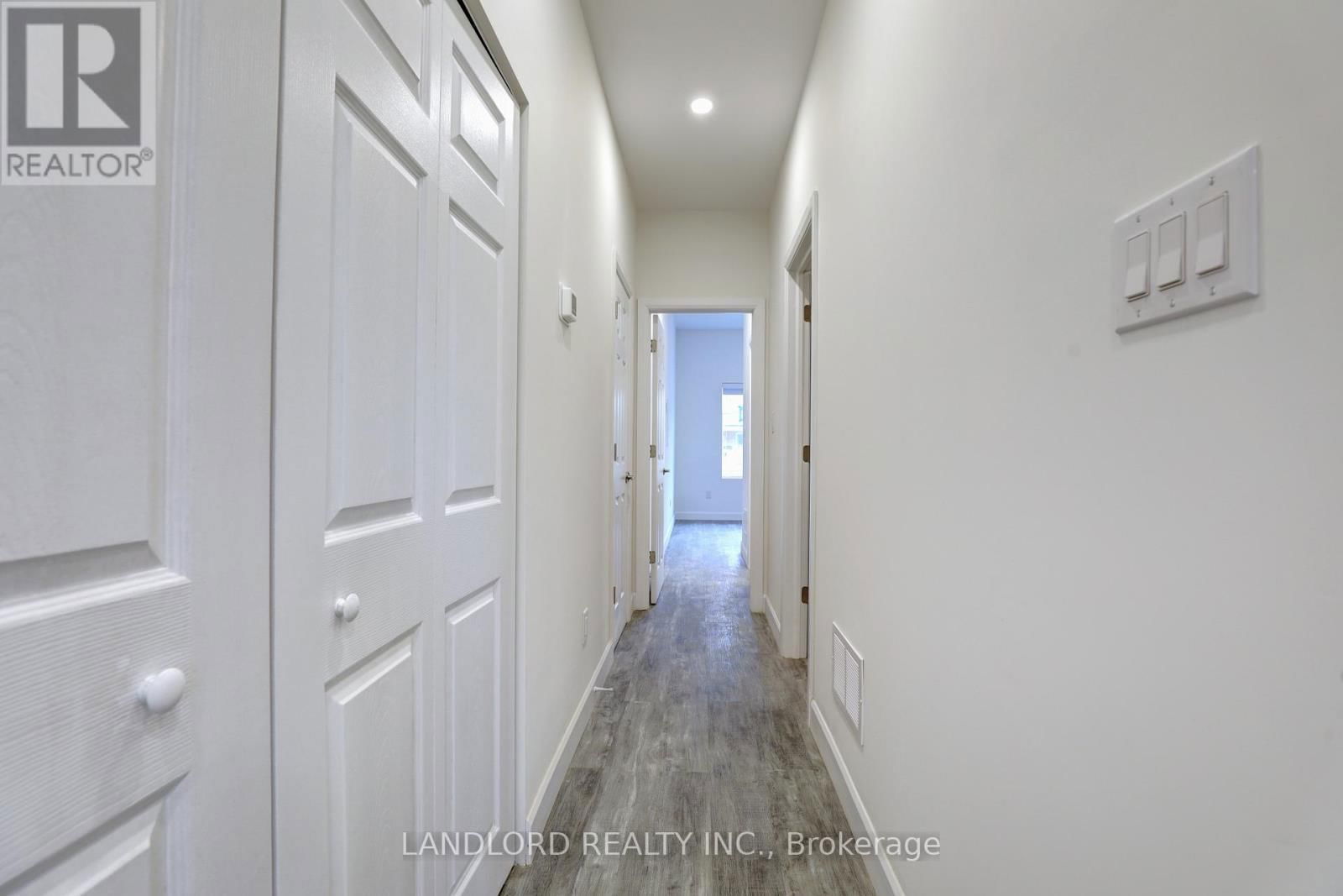 C - 620 BATHURST STREET Image 15