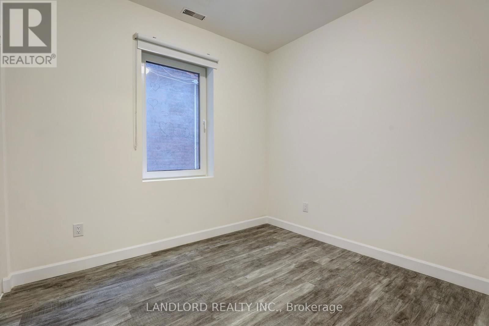 C - 620 BATHURST STREET Image 16