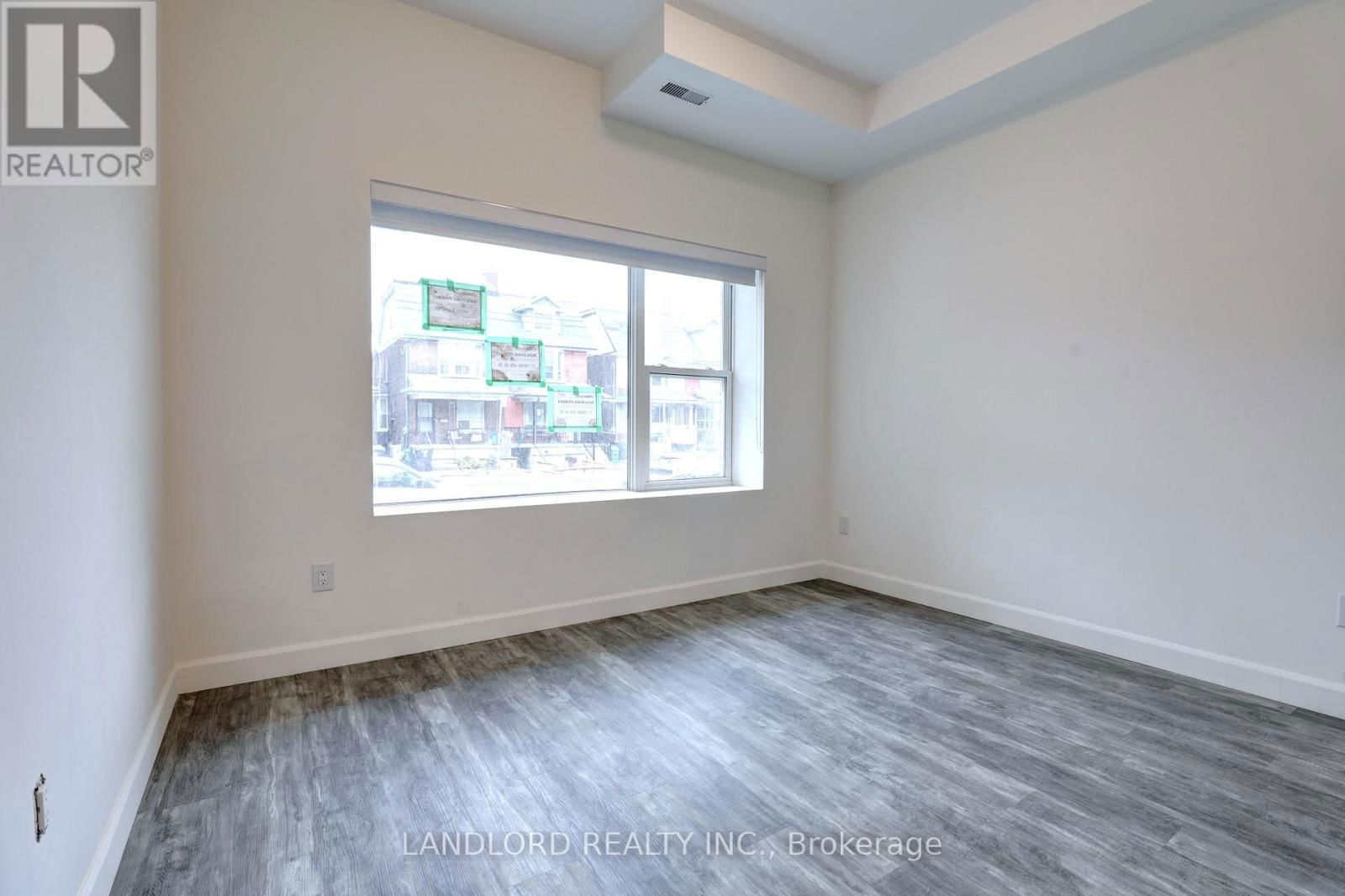 C - 620 BATHURST STREET Image 24