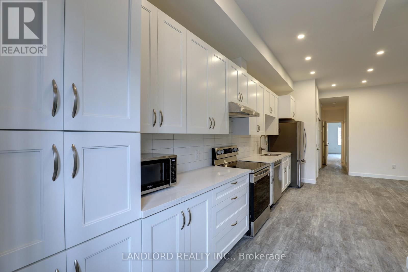 C - 620 BATHURST STREET Image 3