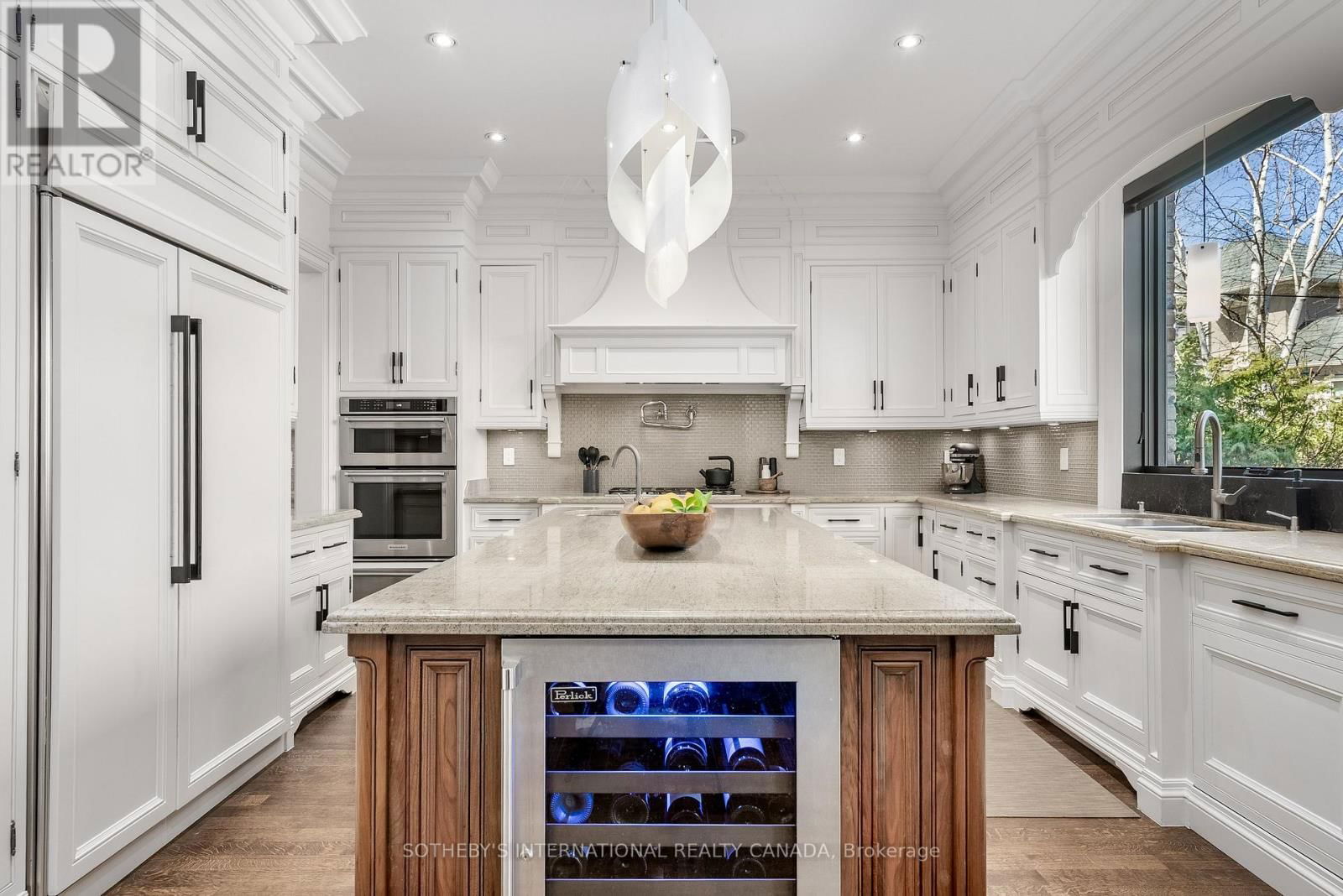 6 BAYVIEW WOOD Image 12