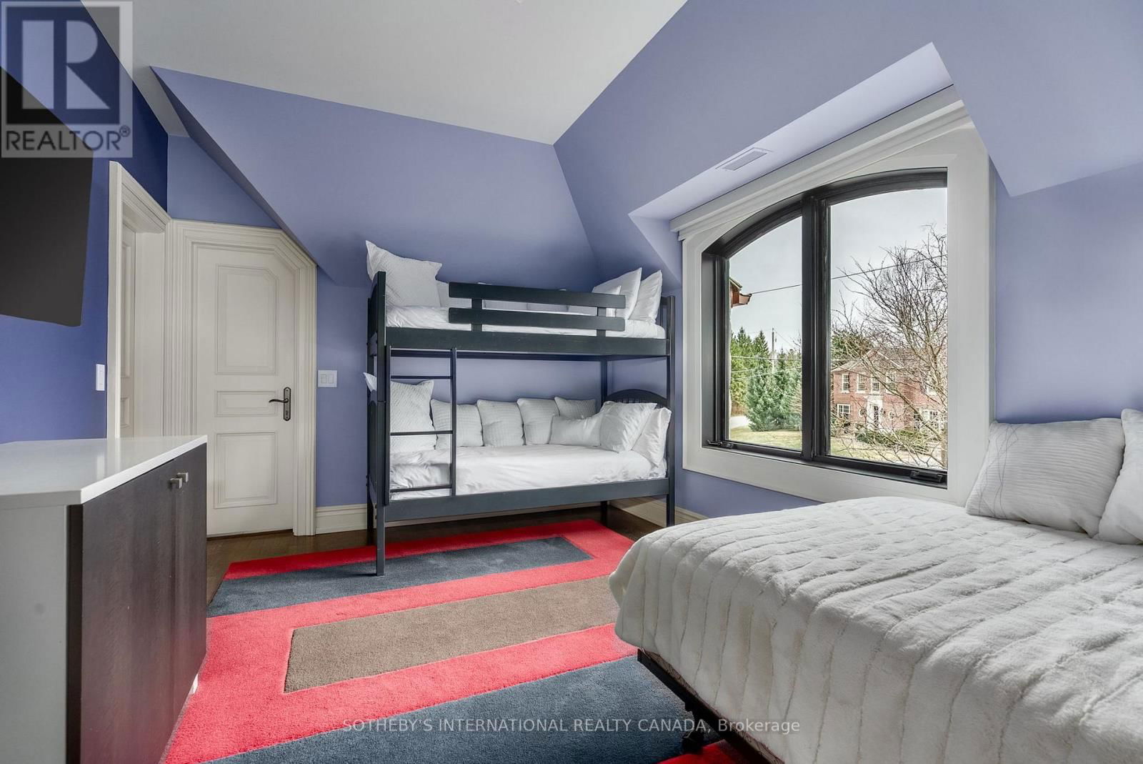 6 BAYVIEW WOOD Image 34