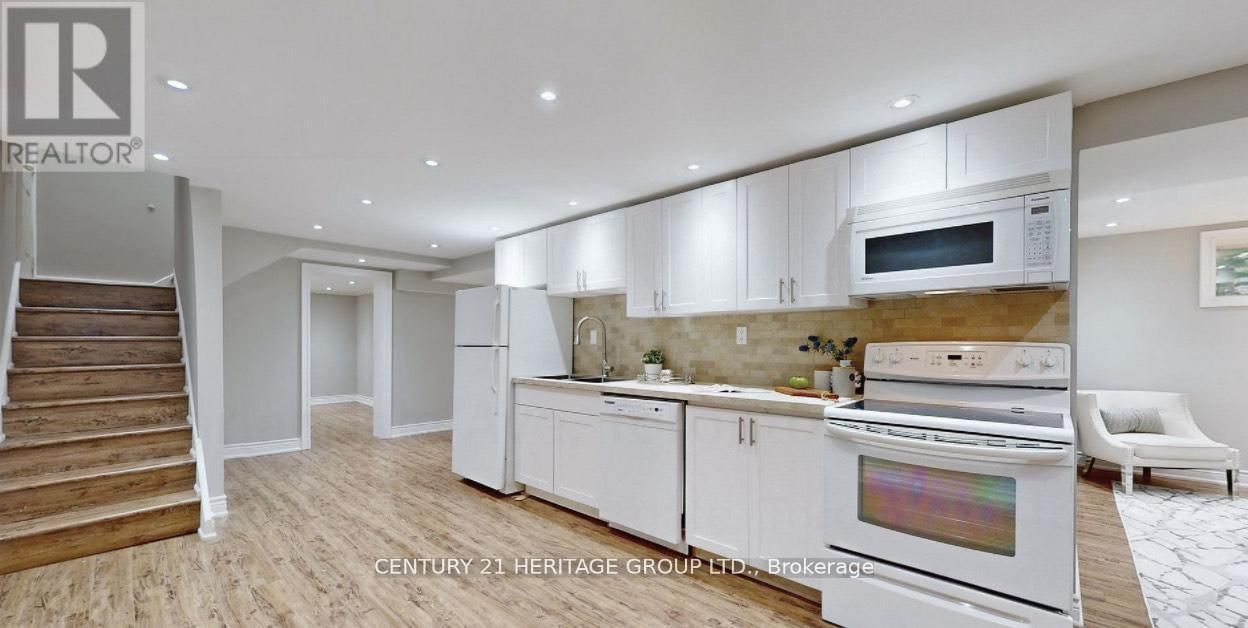 120 HARLANDALE AVENUE Image 33