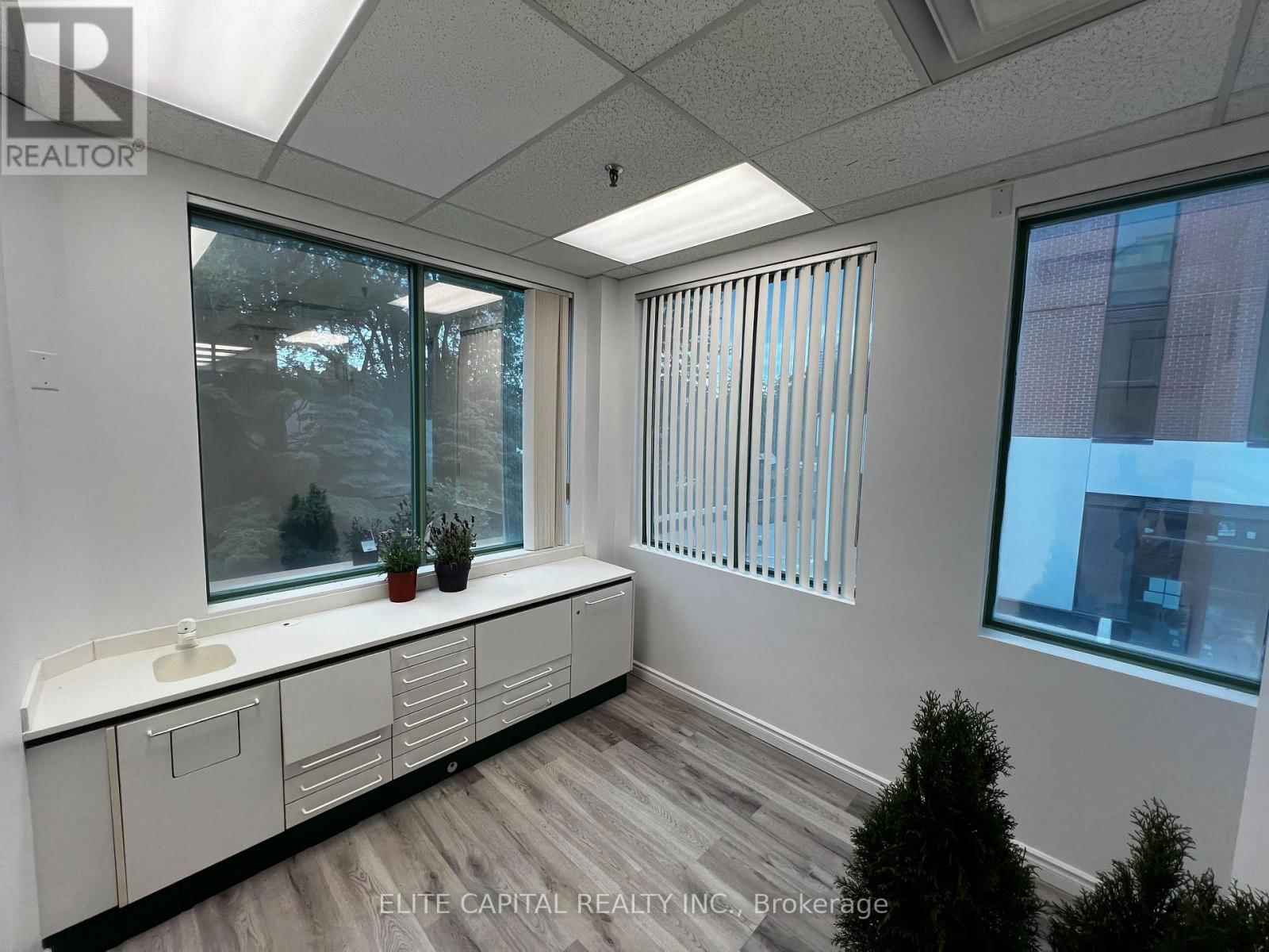 209 - 701 SHEPPARD AVENUE EAST Image 8