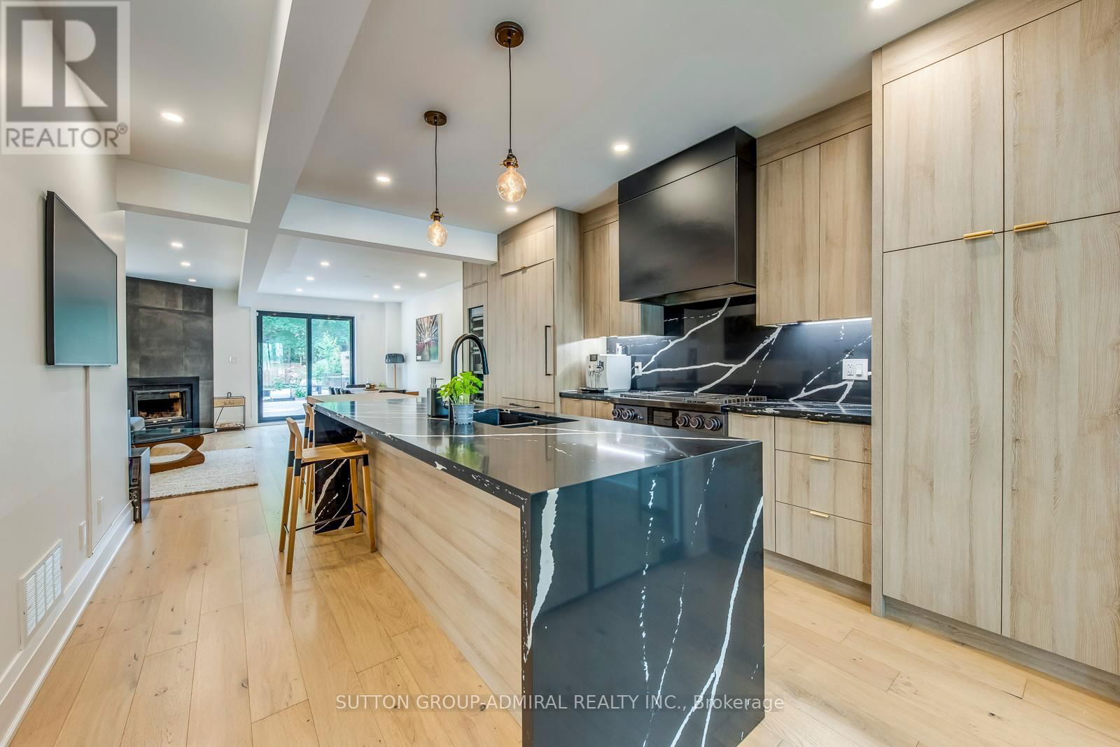 93 SOUDAN AVENUE Image 10