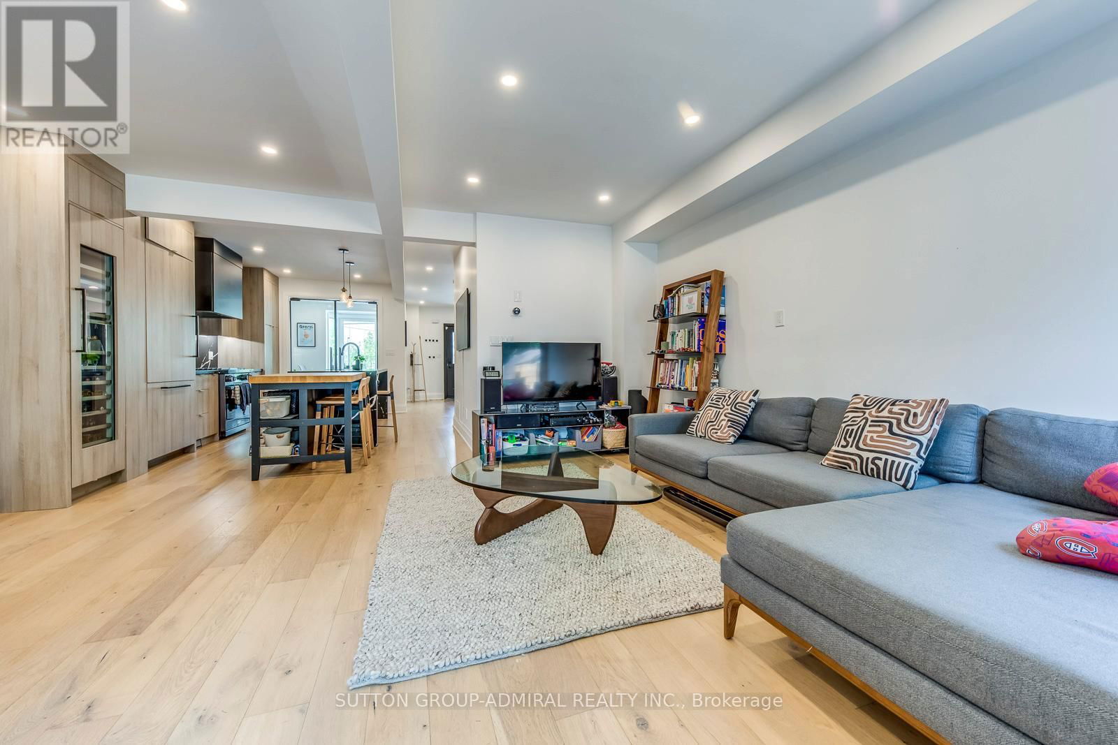 93 SOUDAN AVENUE Image 20