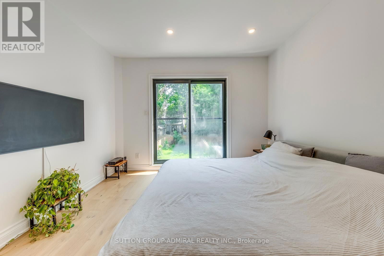 93 SOUDAN AVENUE Image 26