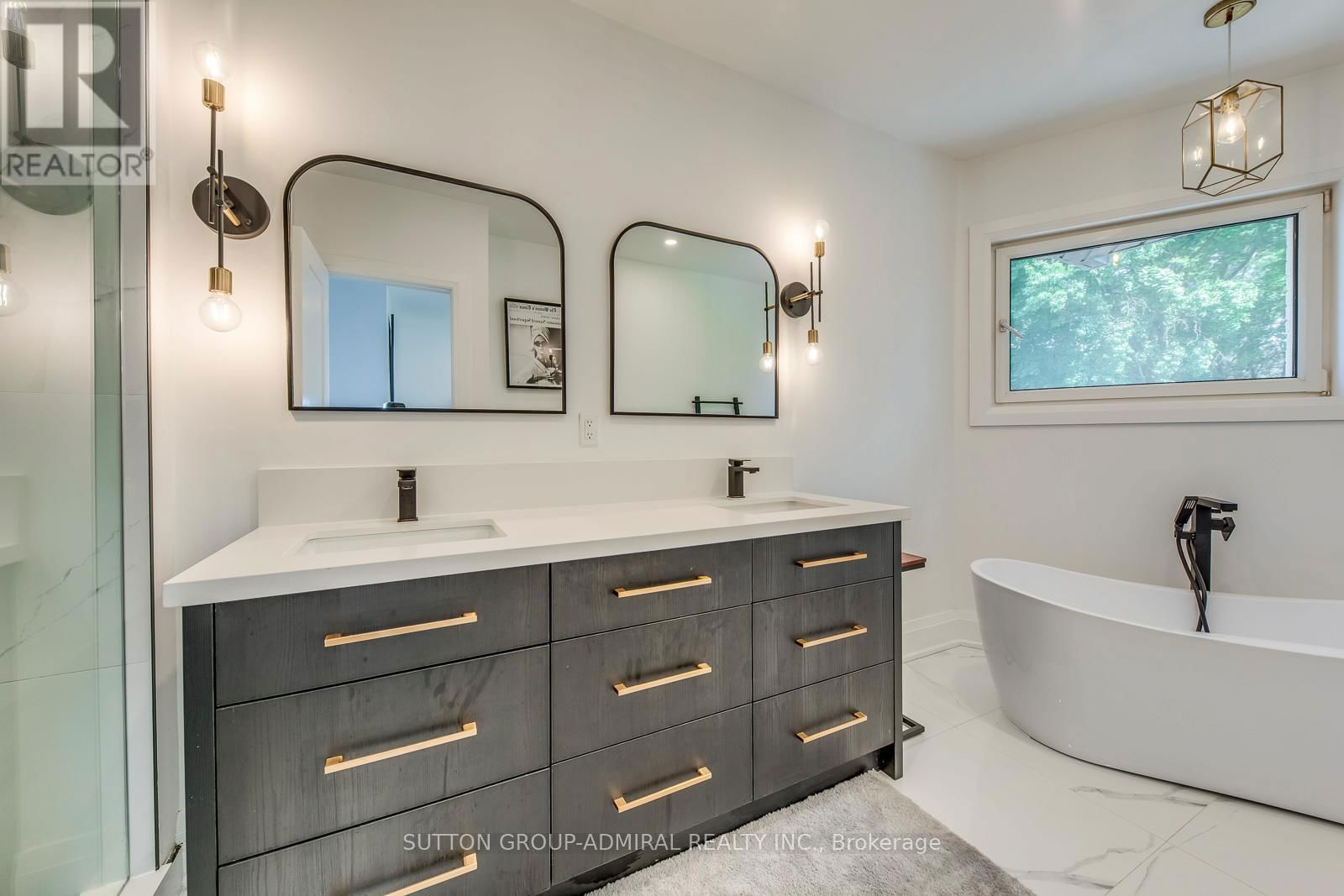 93 SOUDAN AVENUE Image 29