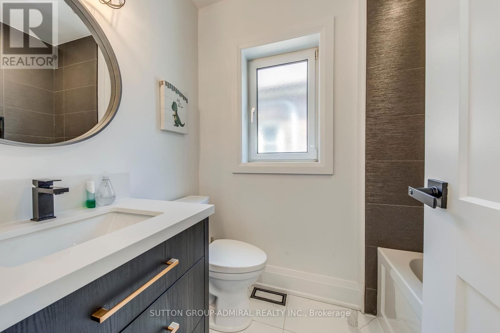93 SOUDAN AVENUE Image 36