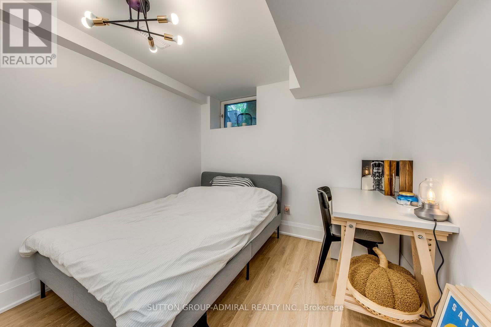 93 SOUDAN AVENUE Image 40