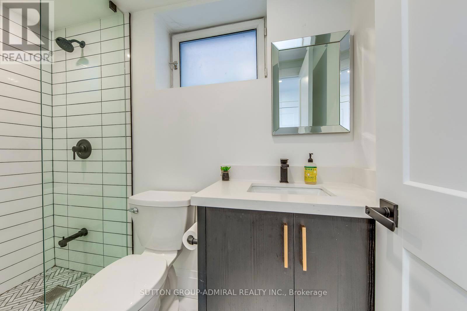 93 SOUDAN AVENUE Image 41
