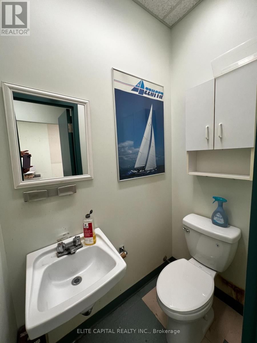 210 - 701 SHEPPARD AVENUE EAST Image 2