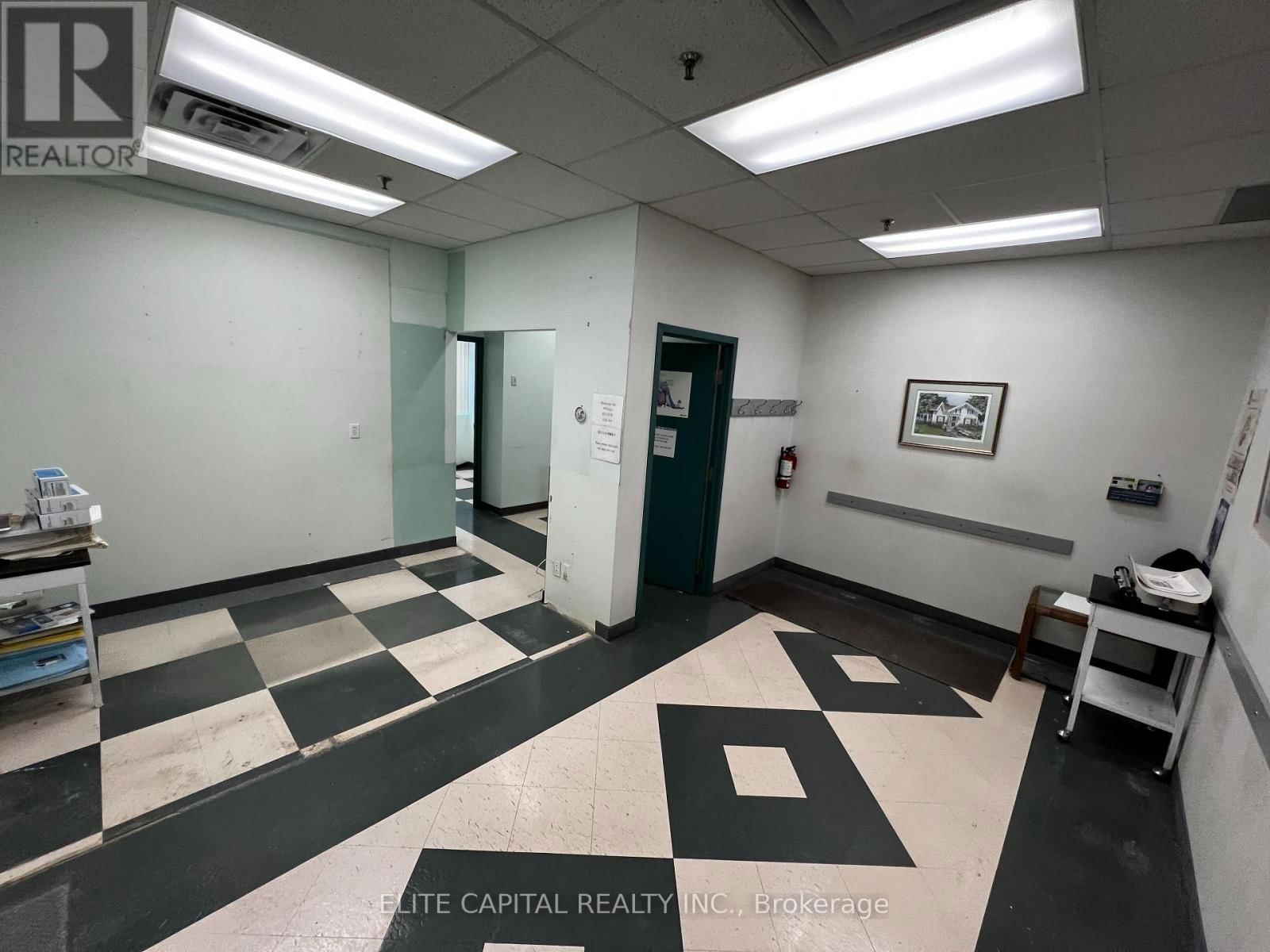 210 - 701 SHEPPARD AVENUE EAST Image 3