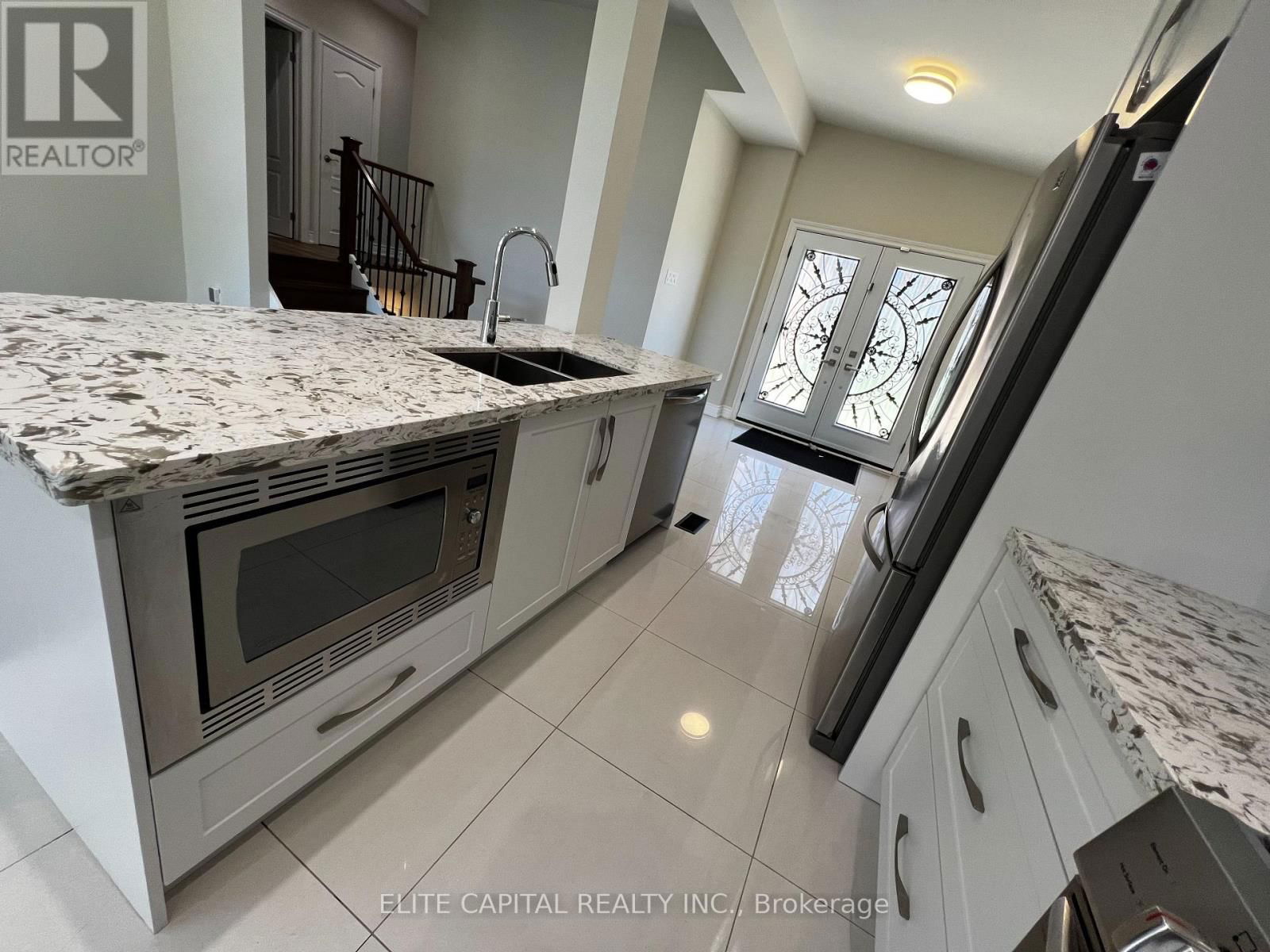 192 BROOKBANKS DRIVE Image 3