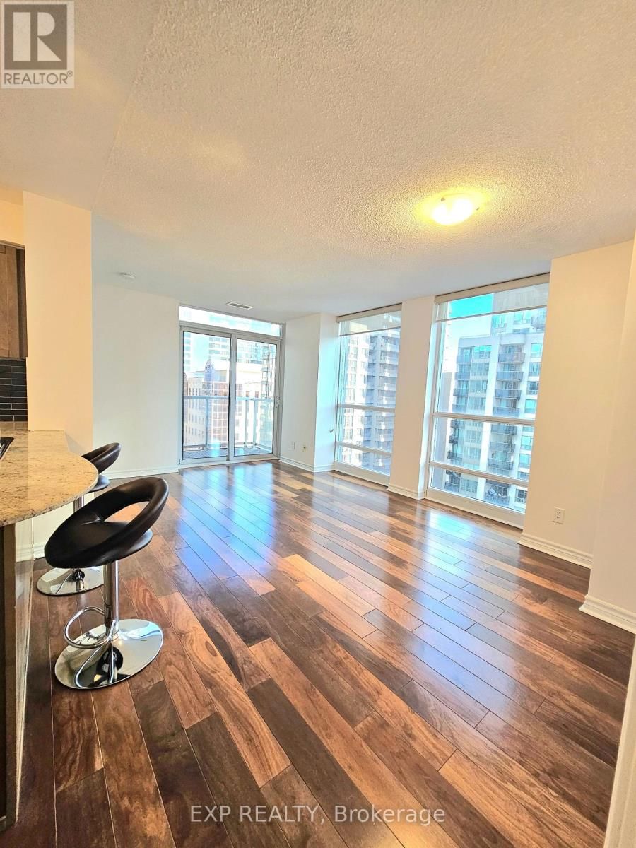 1609 - 763 BAY STREET Image 11