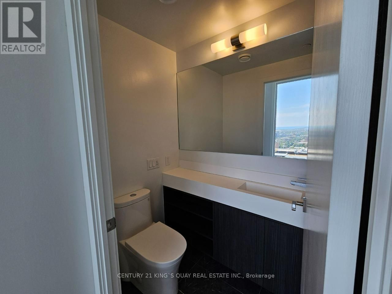 3801 - 82 DALHOUSIE STREET Image 7