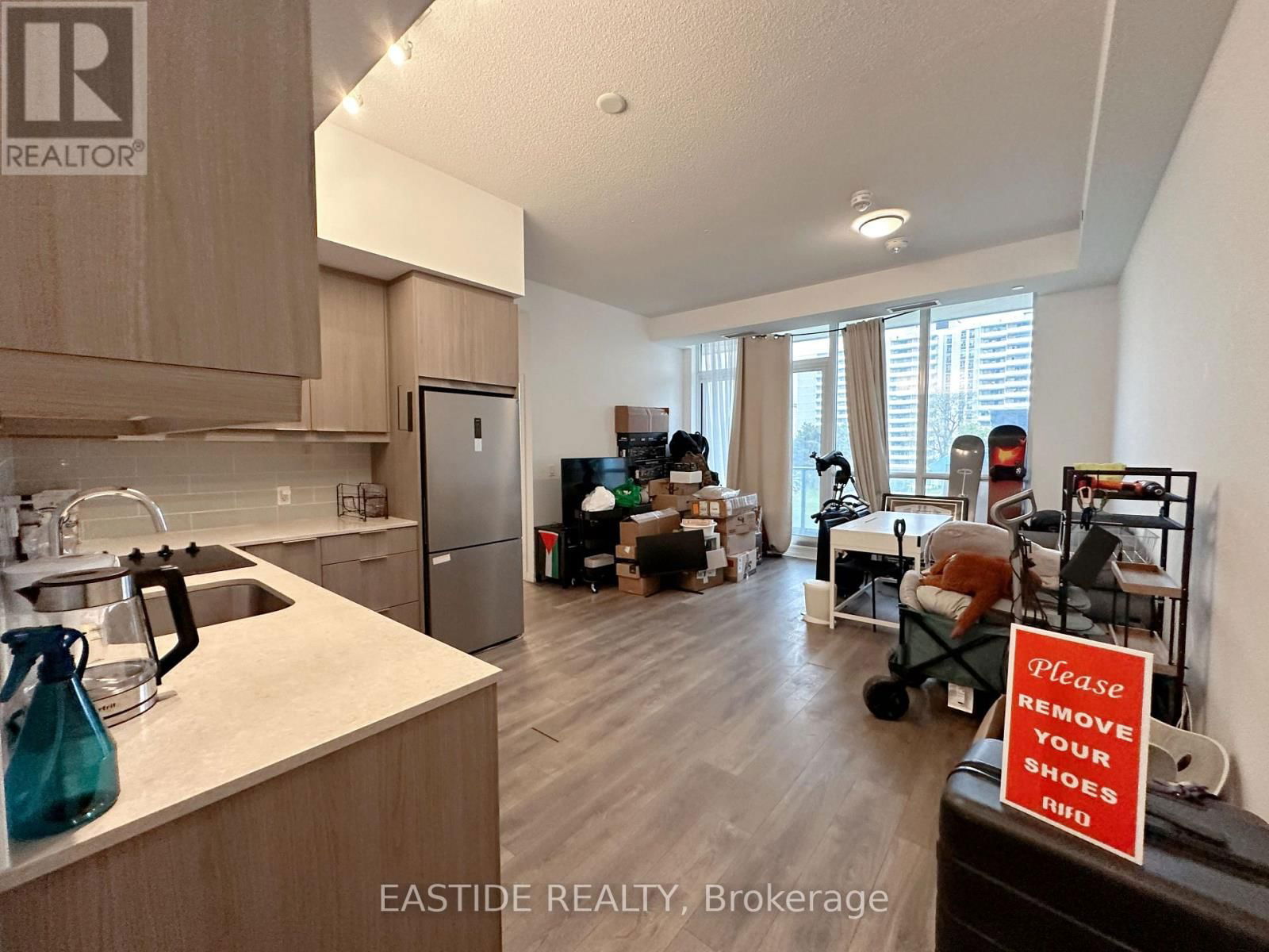 203 - 36 FOREST MANOR ROAD Image 18