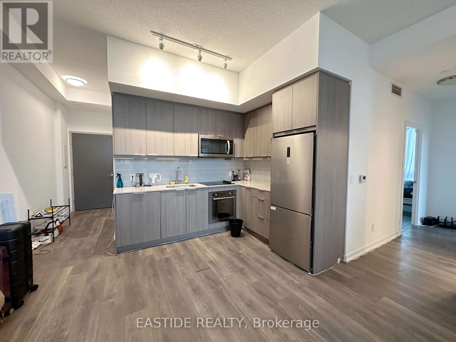 203 - 36 FOREST MANOR ROAD Image 3
