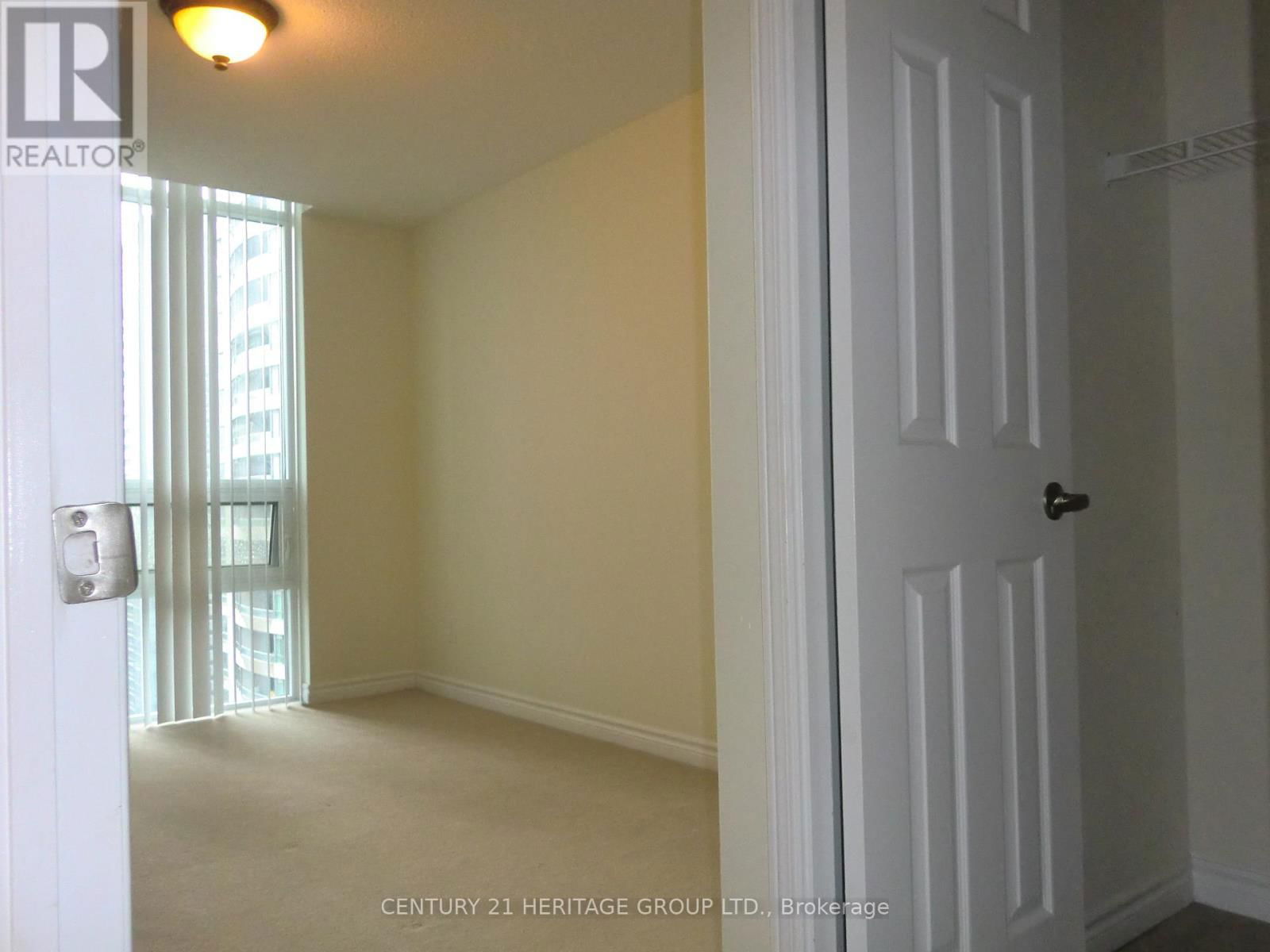 2309 - 35 HOLLYWOOD AVENUE Image 3